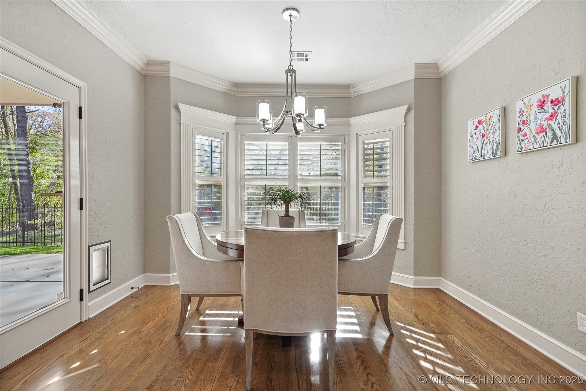 913 E Shreveport Street