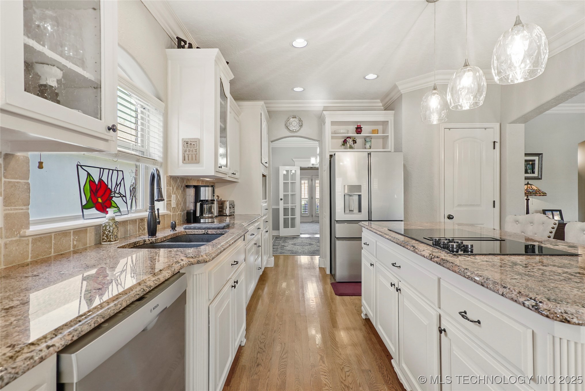 913 E Shreveport Street