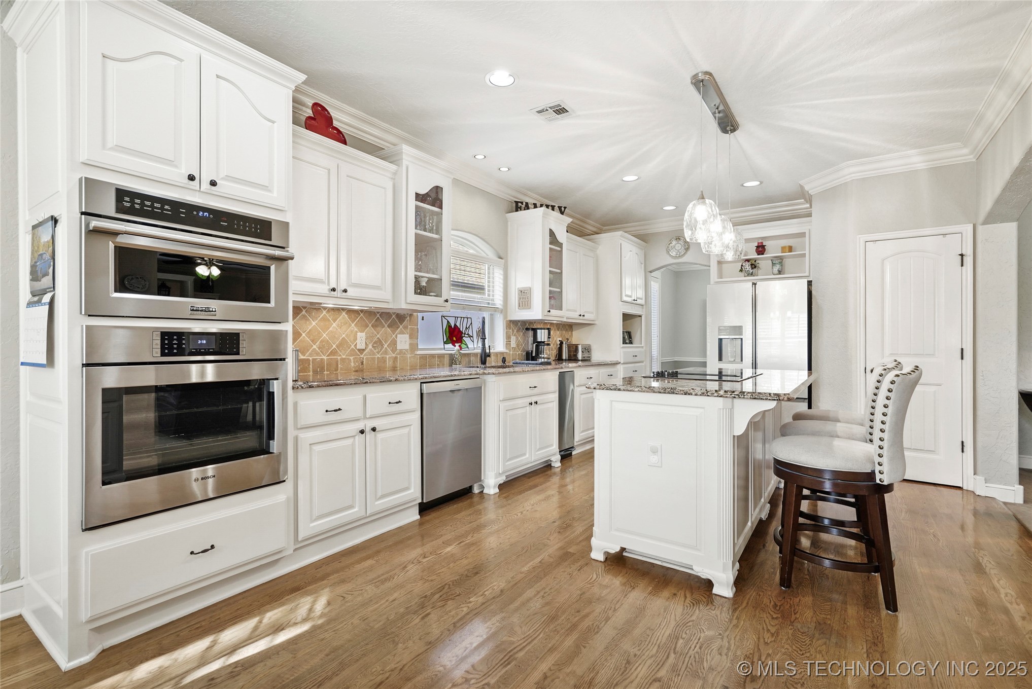 913 E Shreveport Street