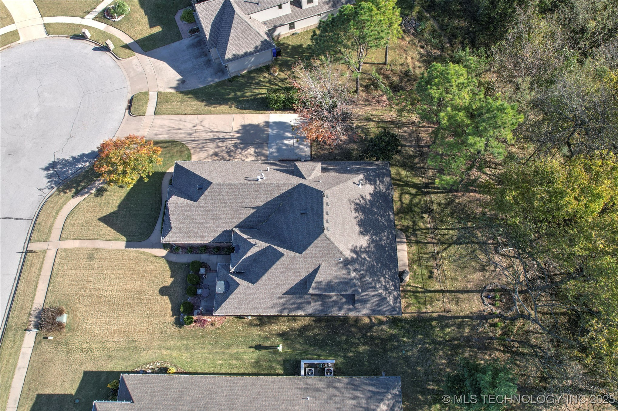 913 E Shreveport Street