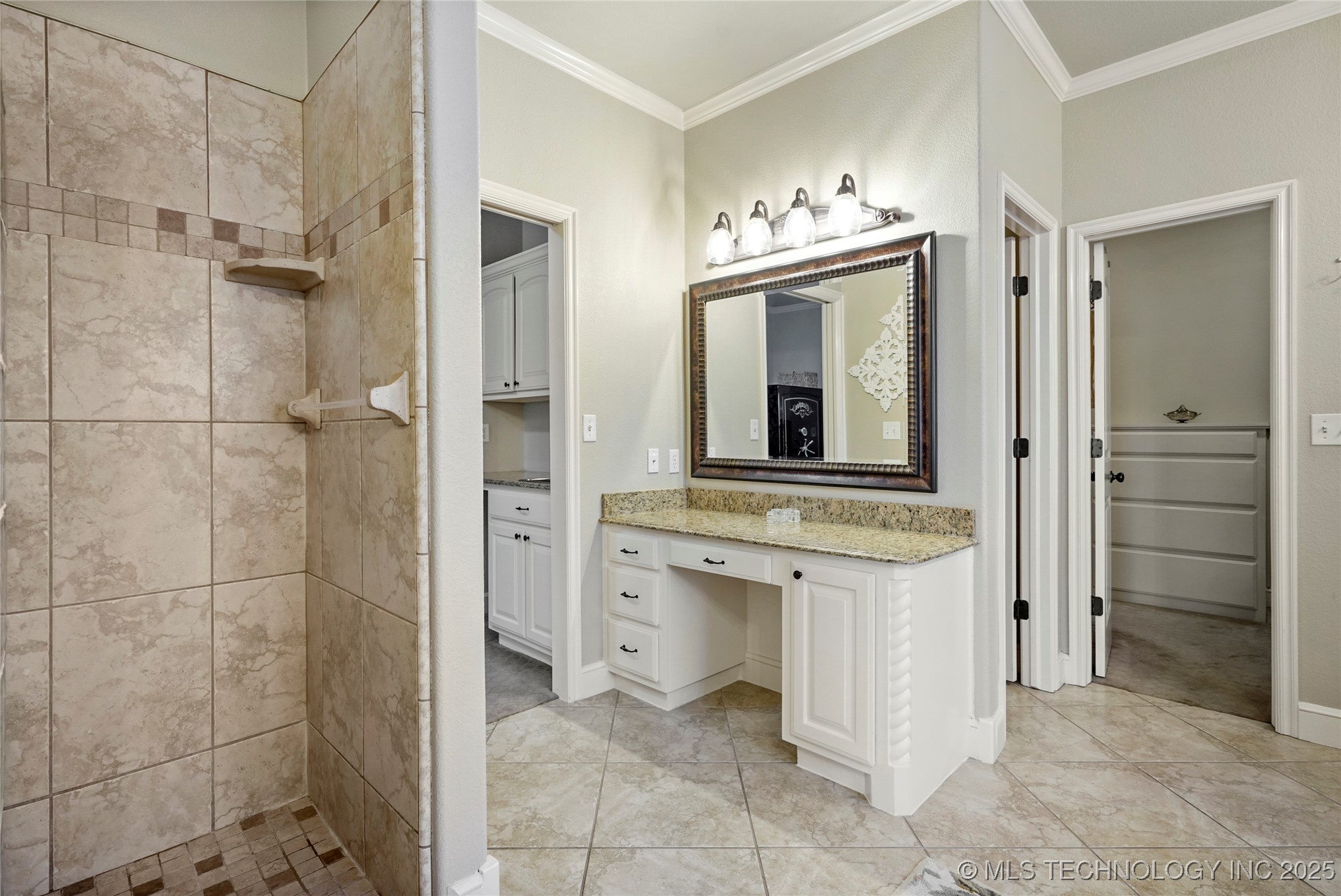 913 E Shreveport Street