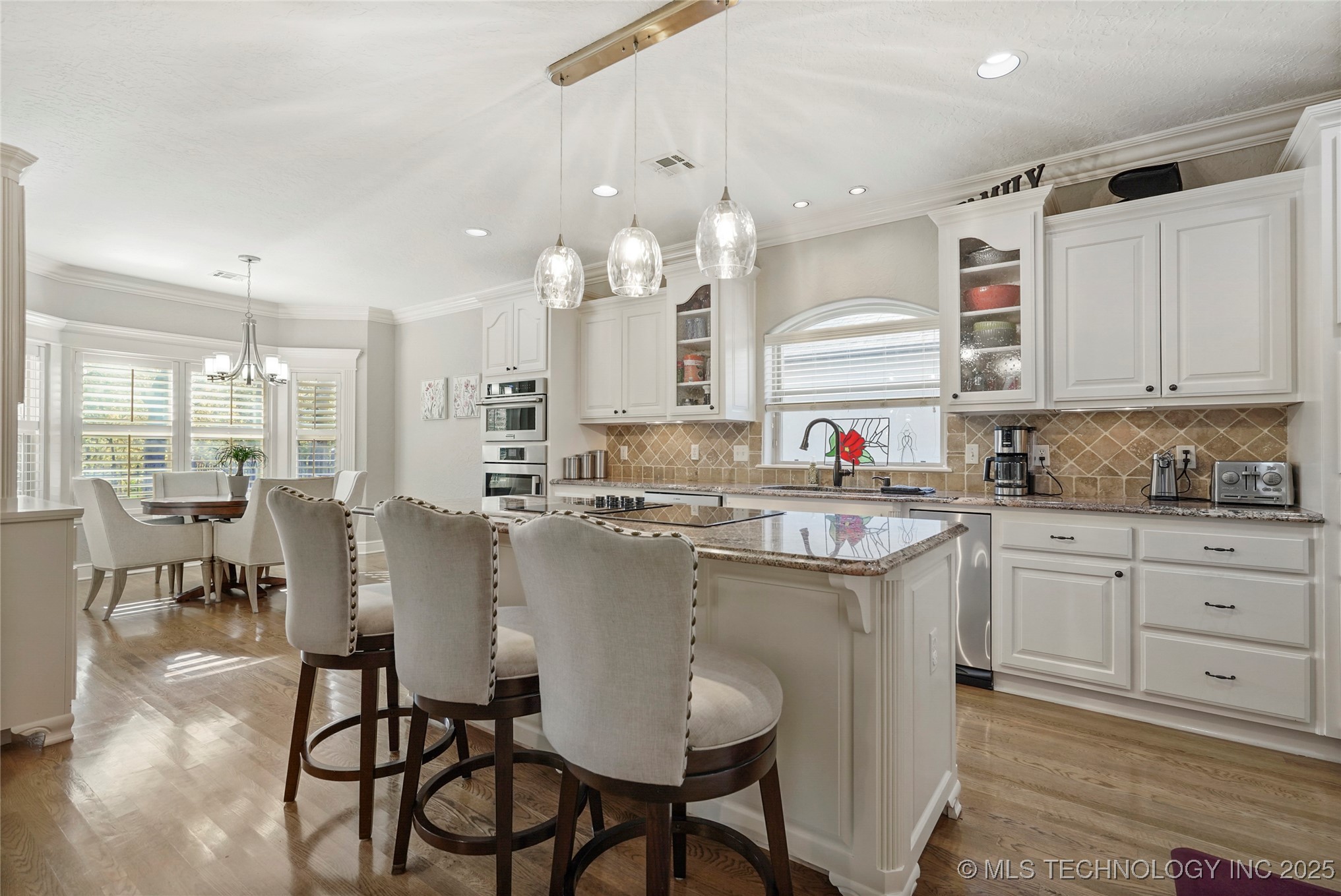 913 E Shreveport Street