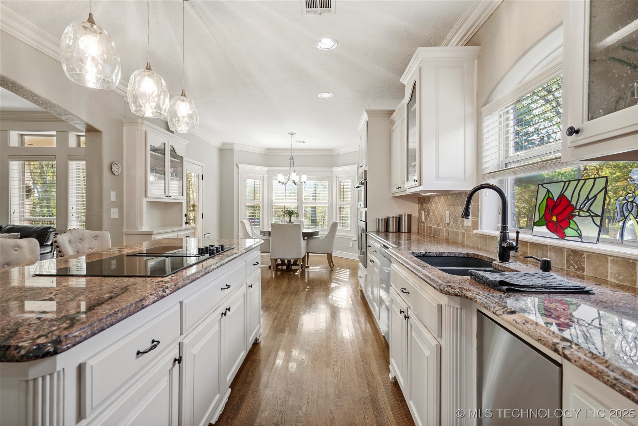 913 E Shreveport Street