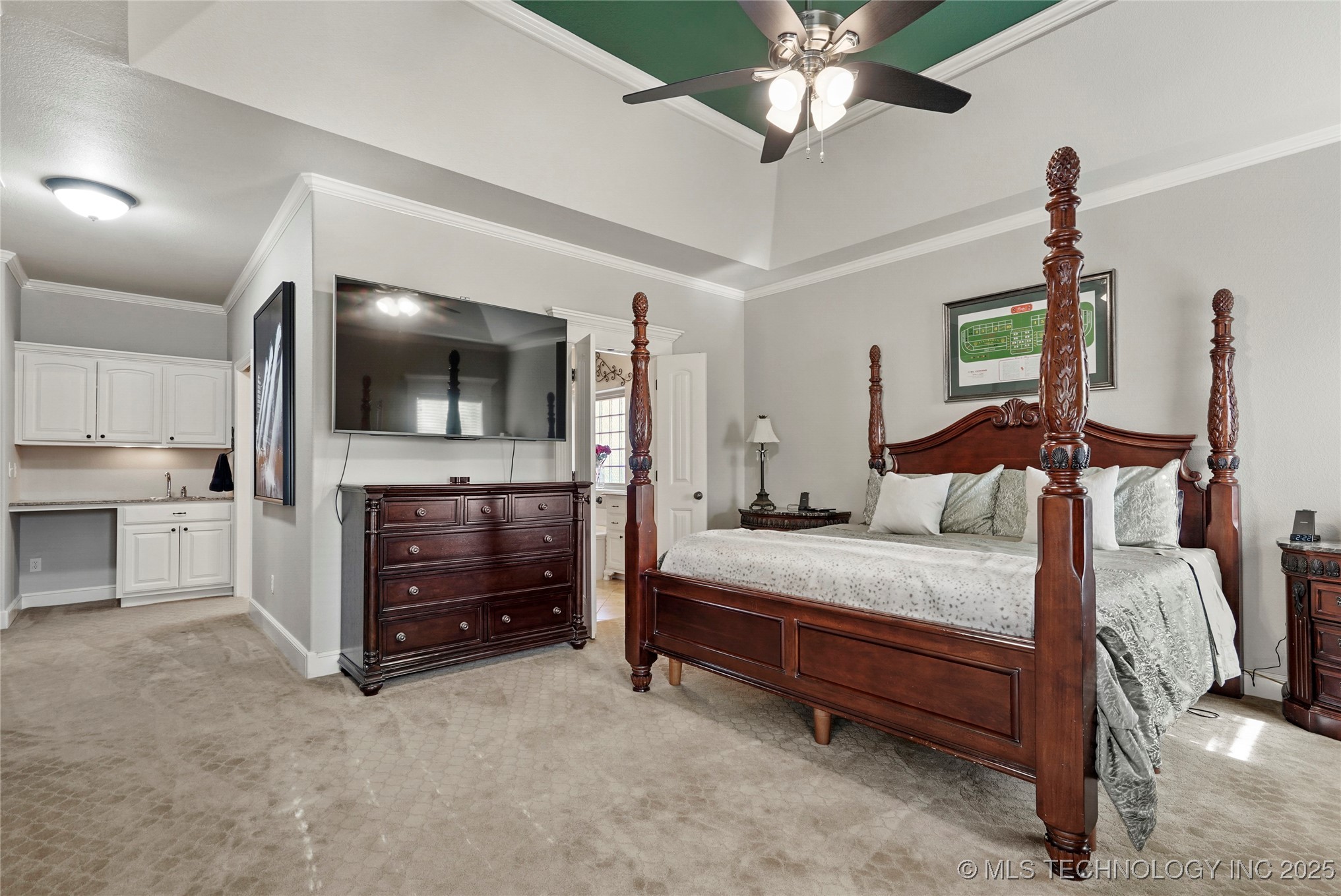 913 E Shreveport Street