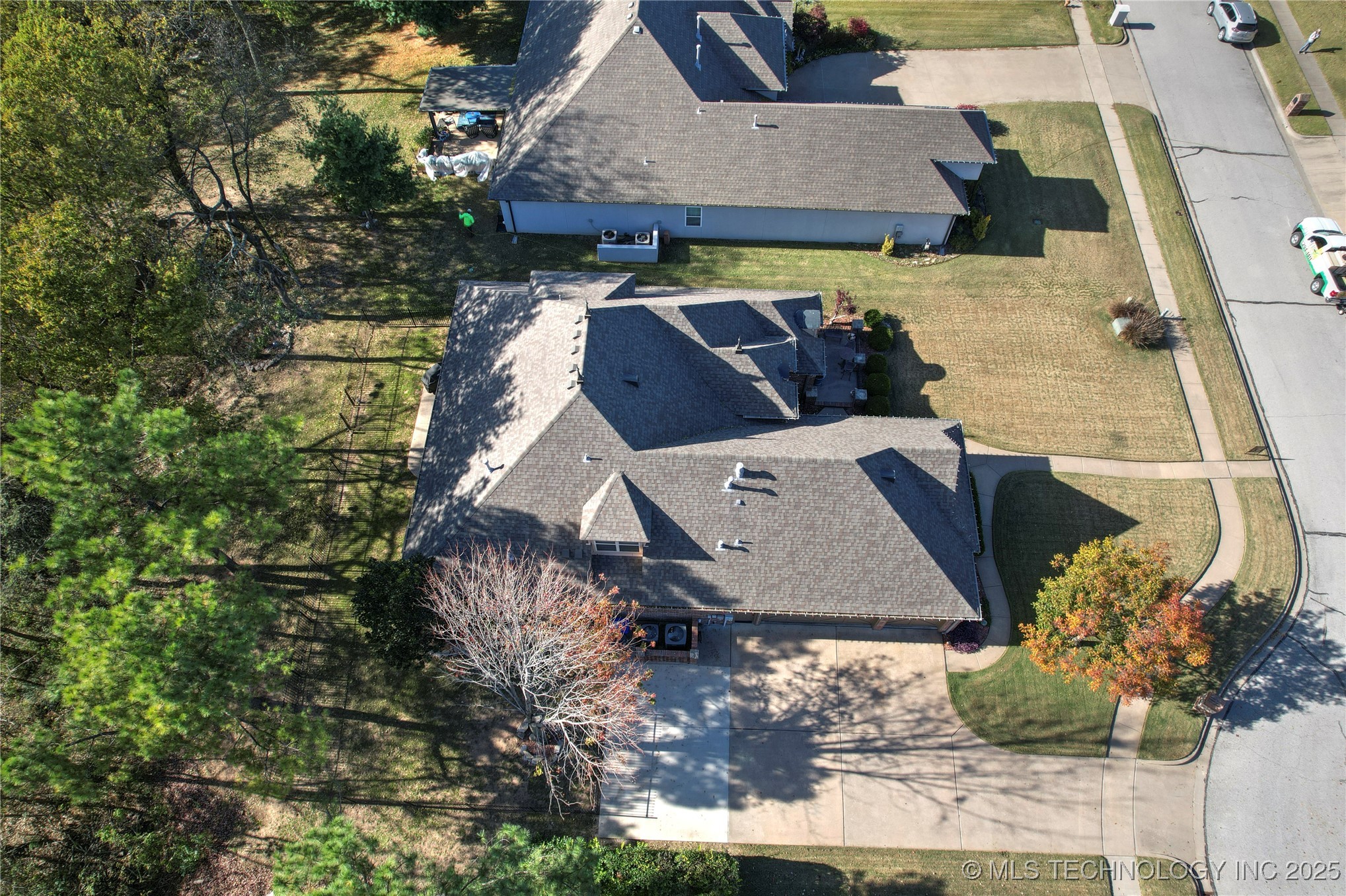 913 E Shreveport Street