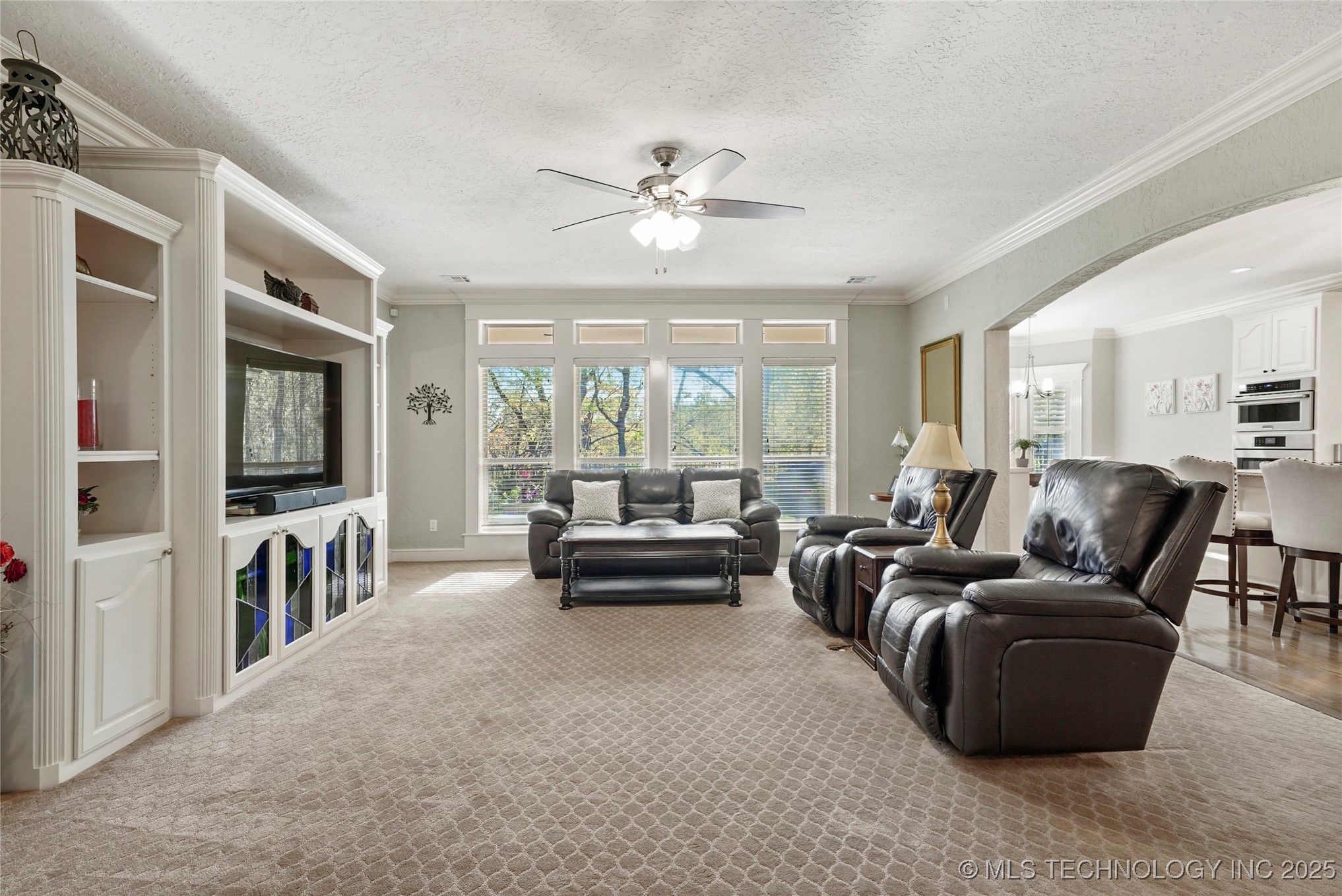 913 E Shreveport Street