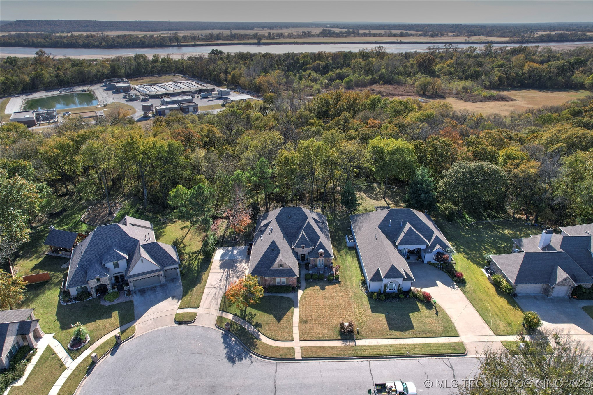 913 E Shreveport Street