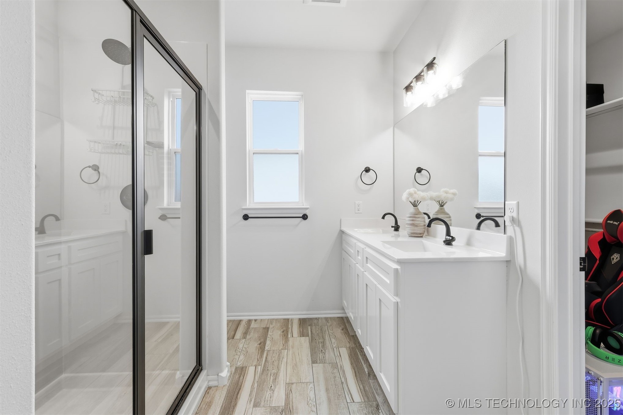 10712 N 121 Avenue E