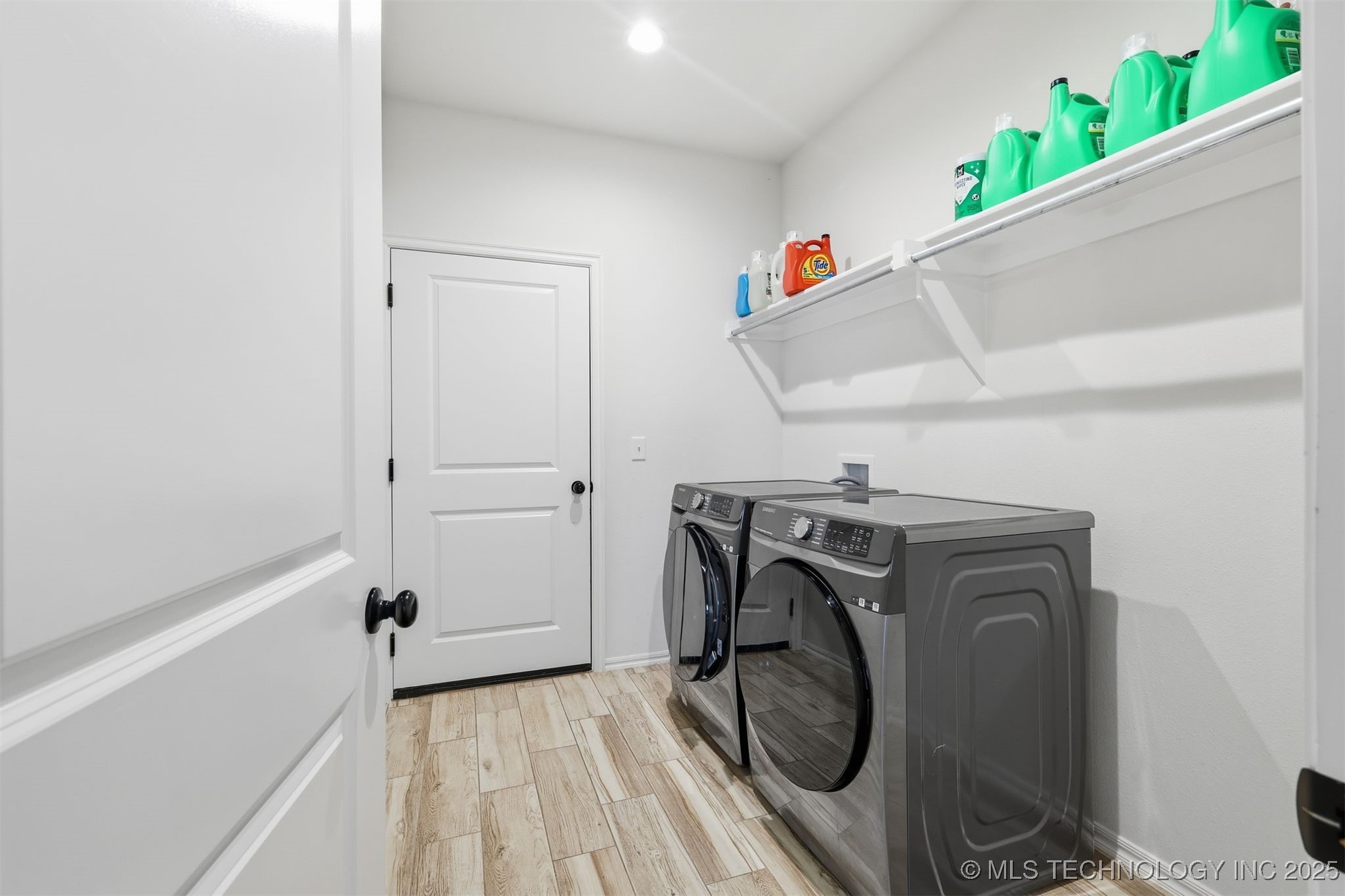 10712 N 121 Avenue E