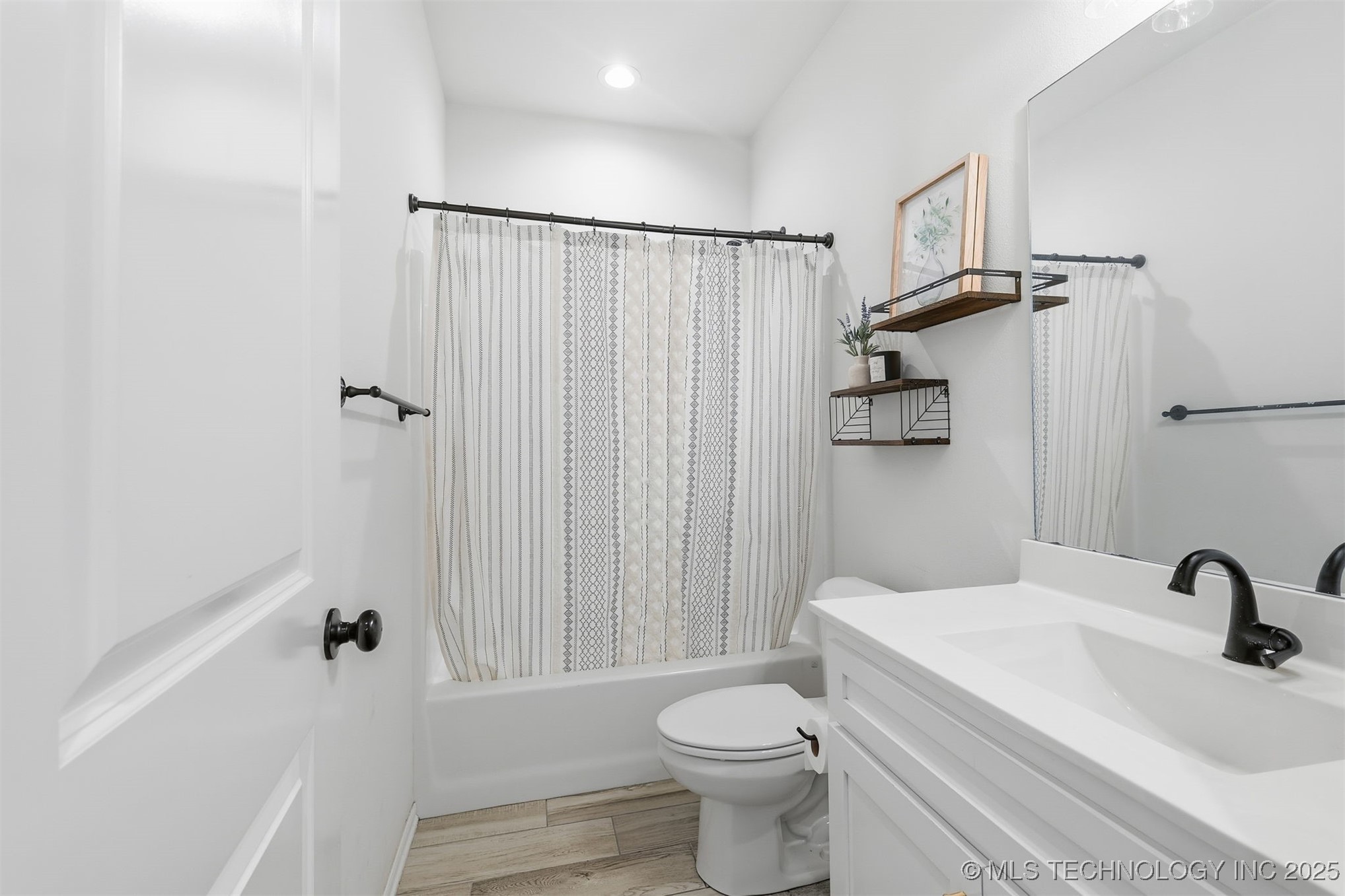 10712 N 121 Avenue E