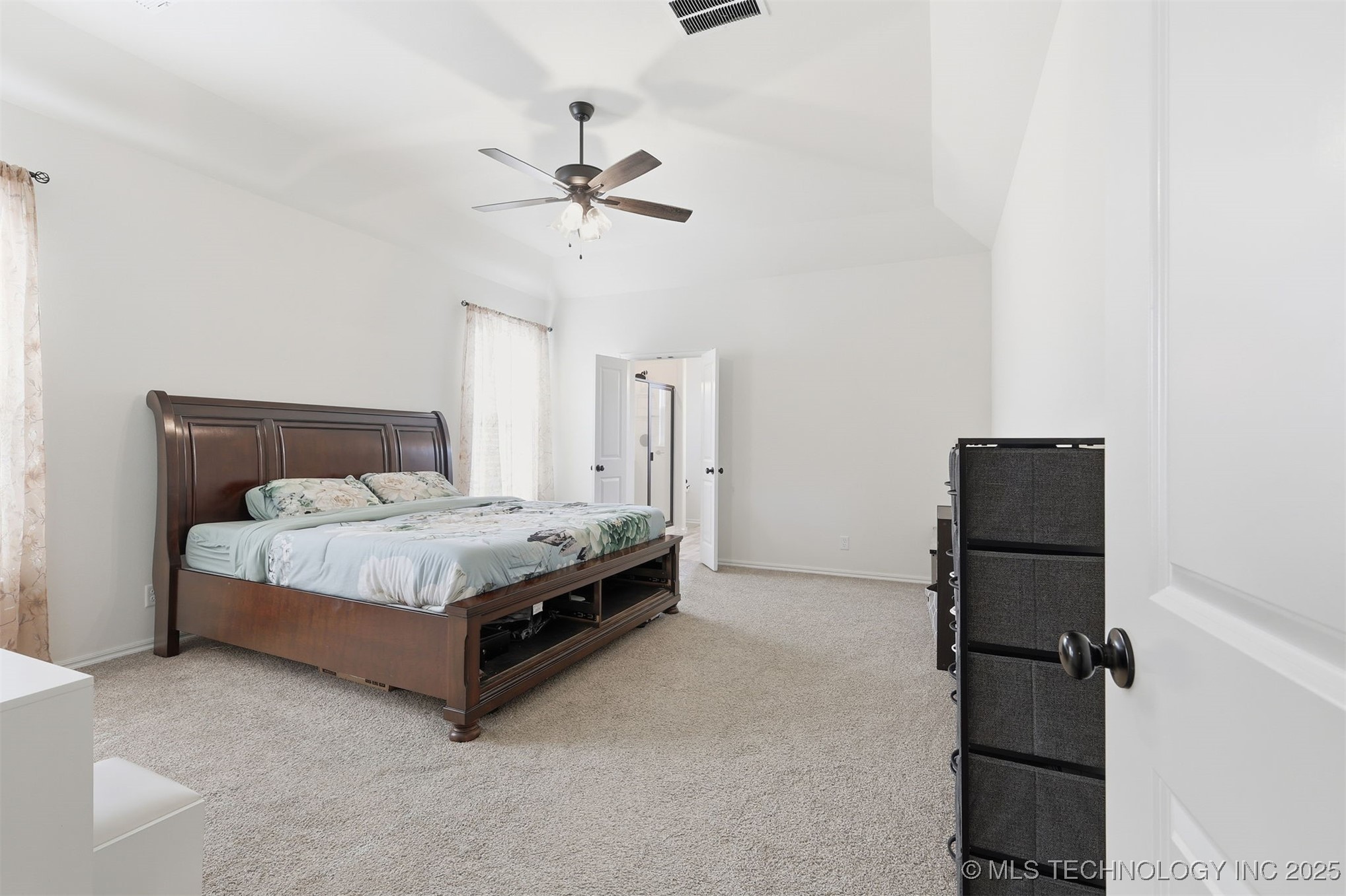 10712 N 121 Avenue E