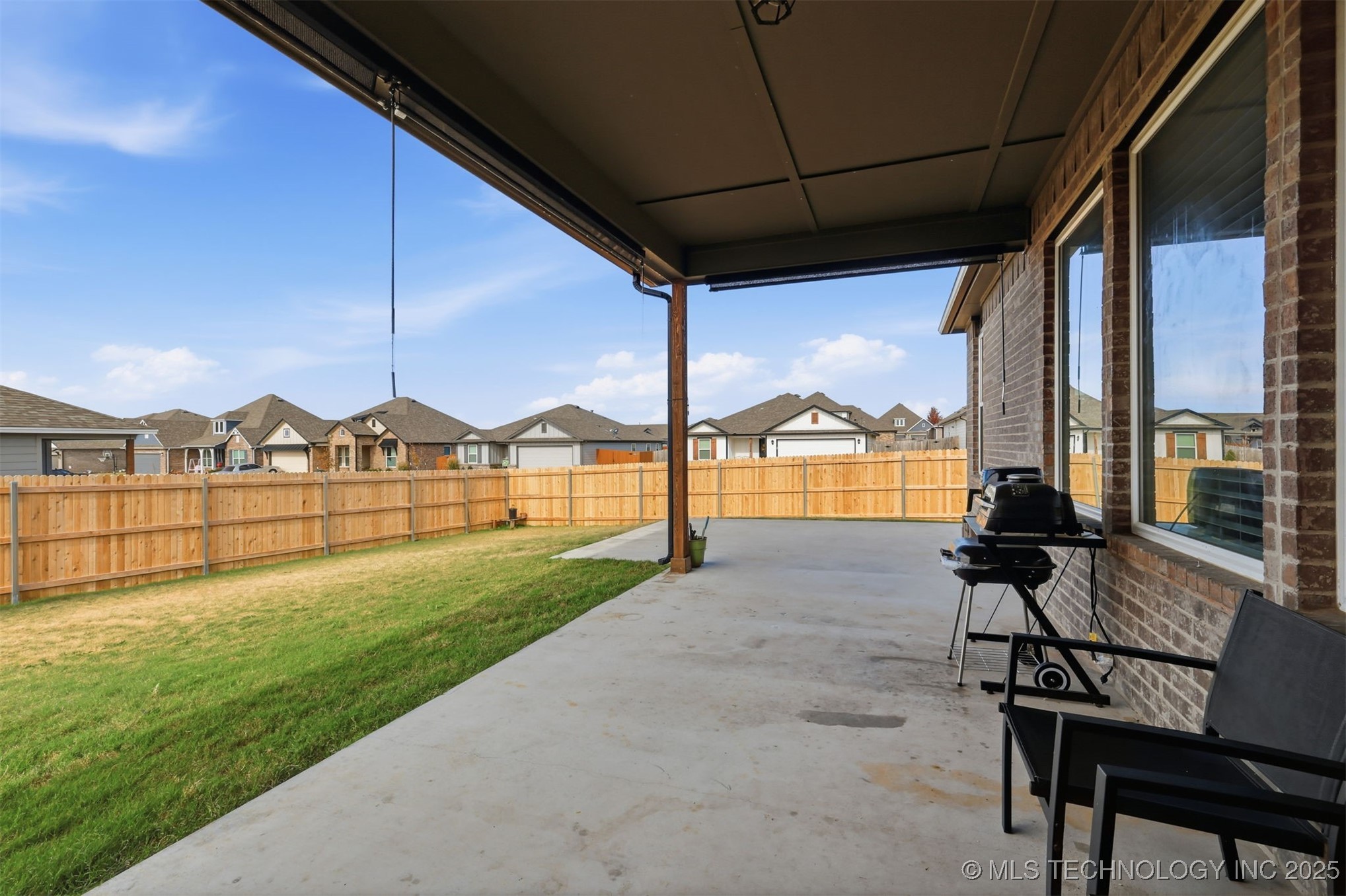 10712 N 121 Avenue E