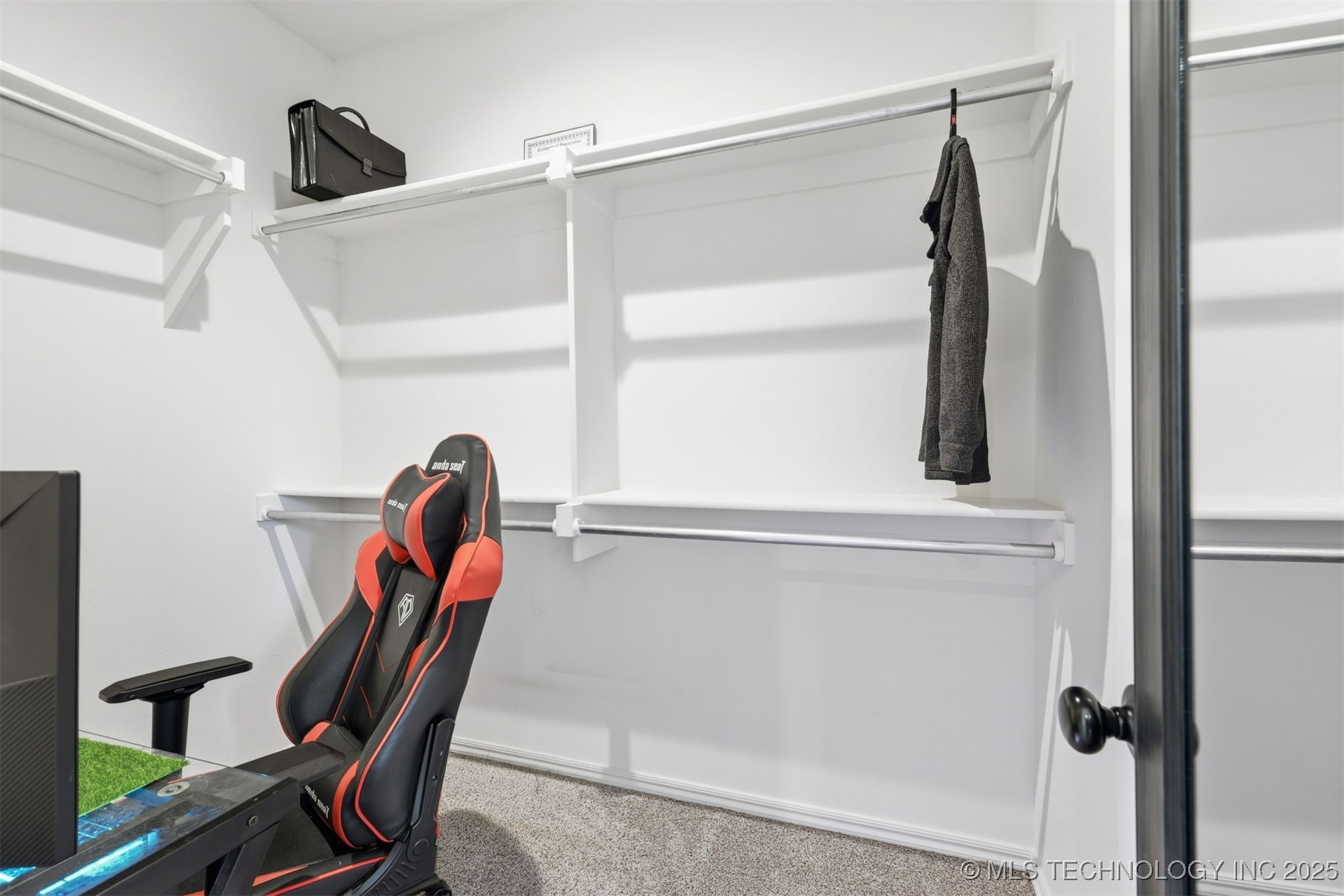 10712 N 121 Avenue E