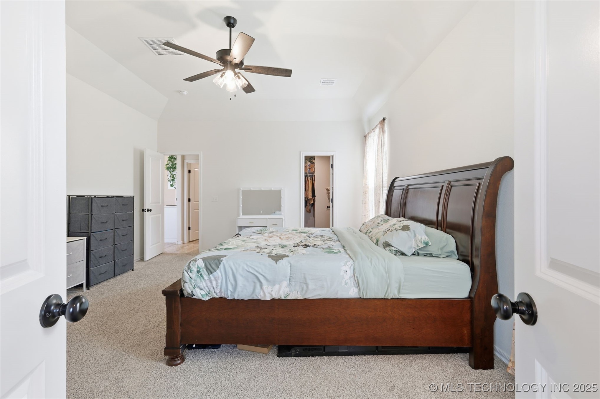 10712 N 121 Avenue E