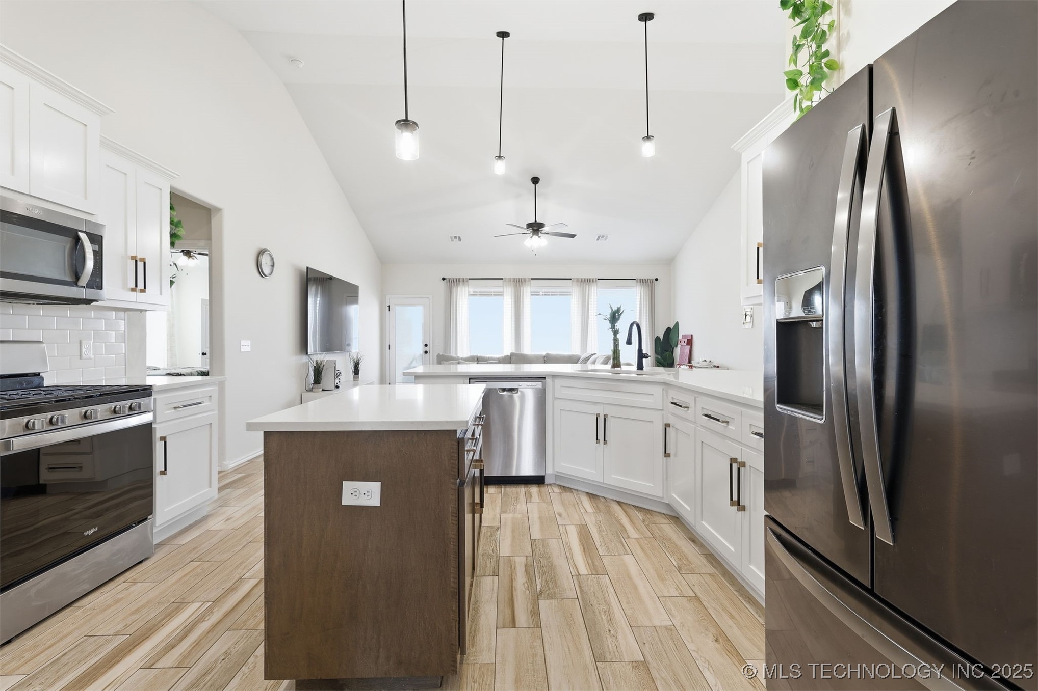 10712 N 121 Avenue E