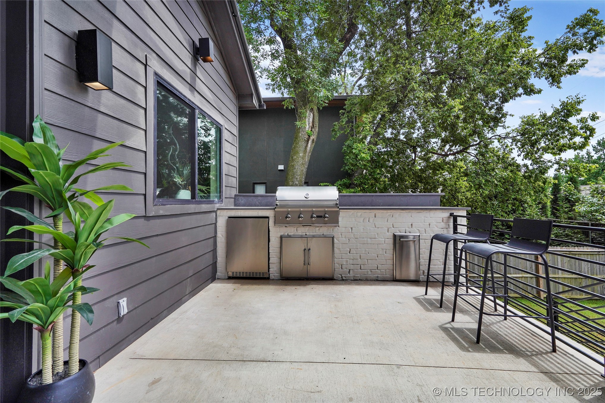 3008 S Boston Court
