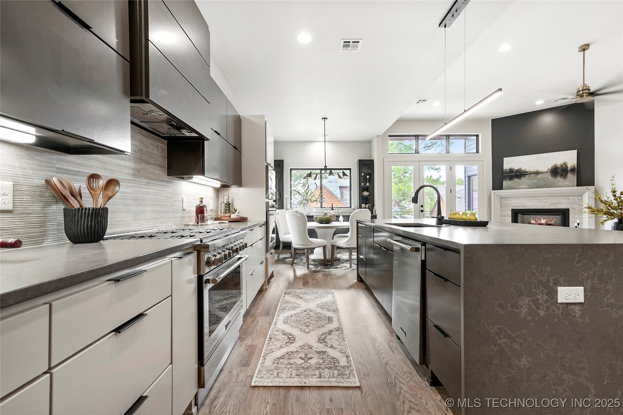3008 S Boston Court