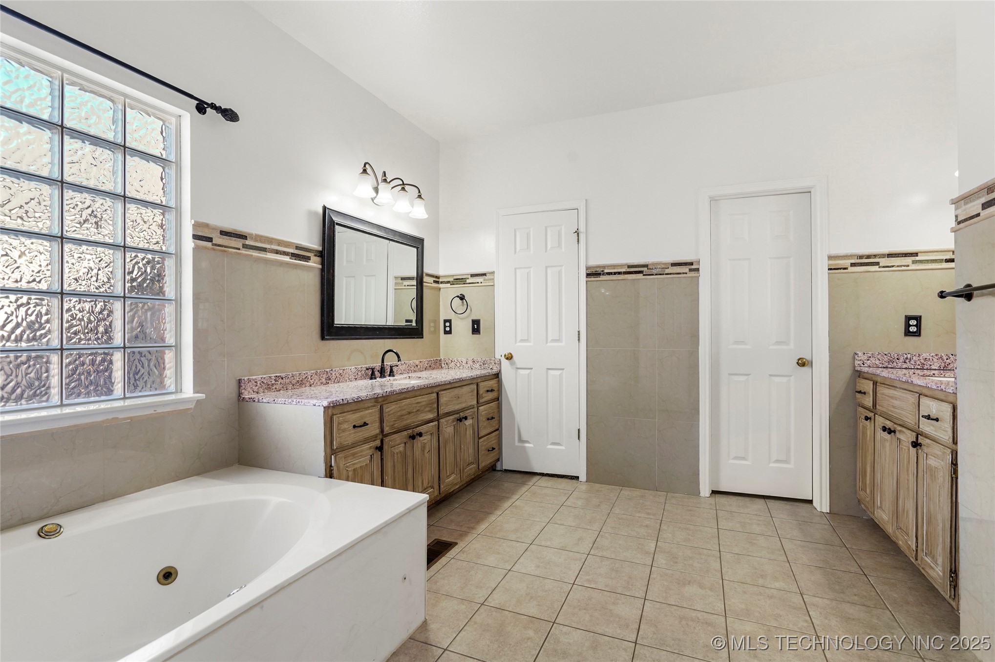 8524 S 99th East Avenue