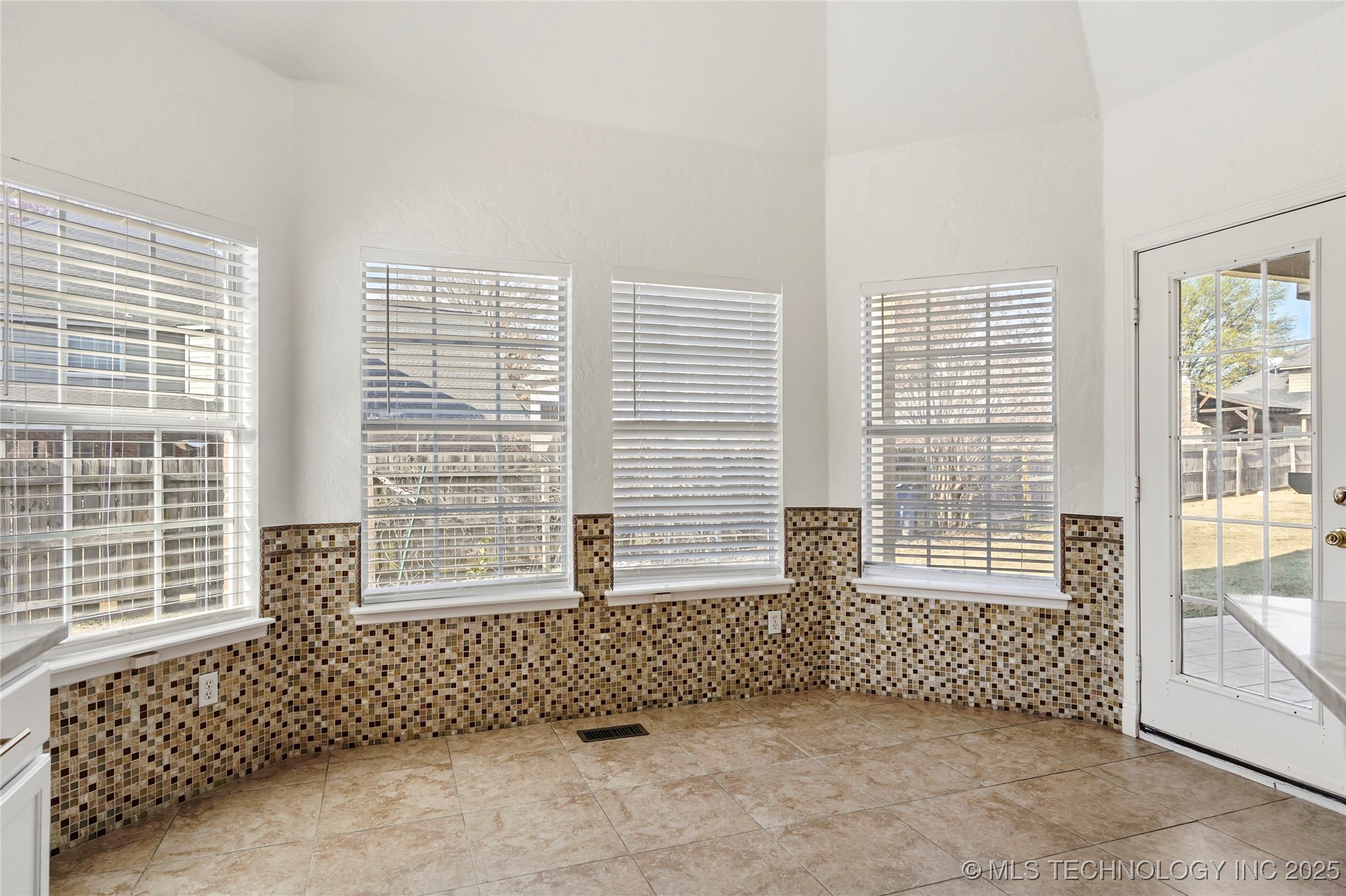 8524 S 99th East Avenue