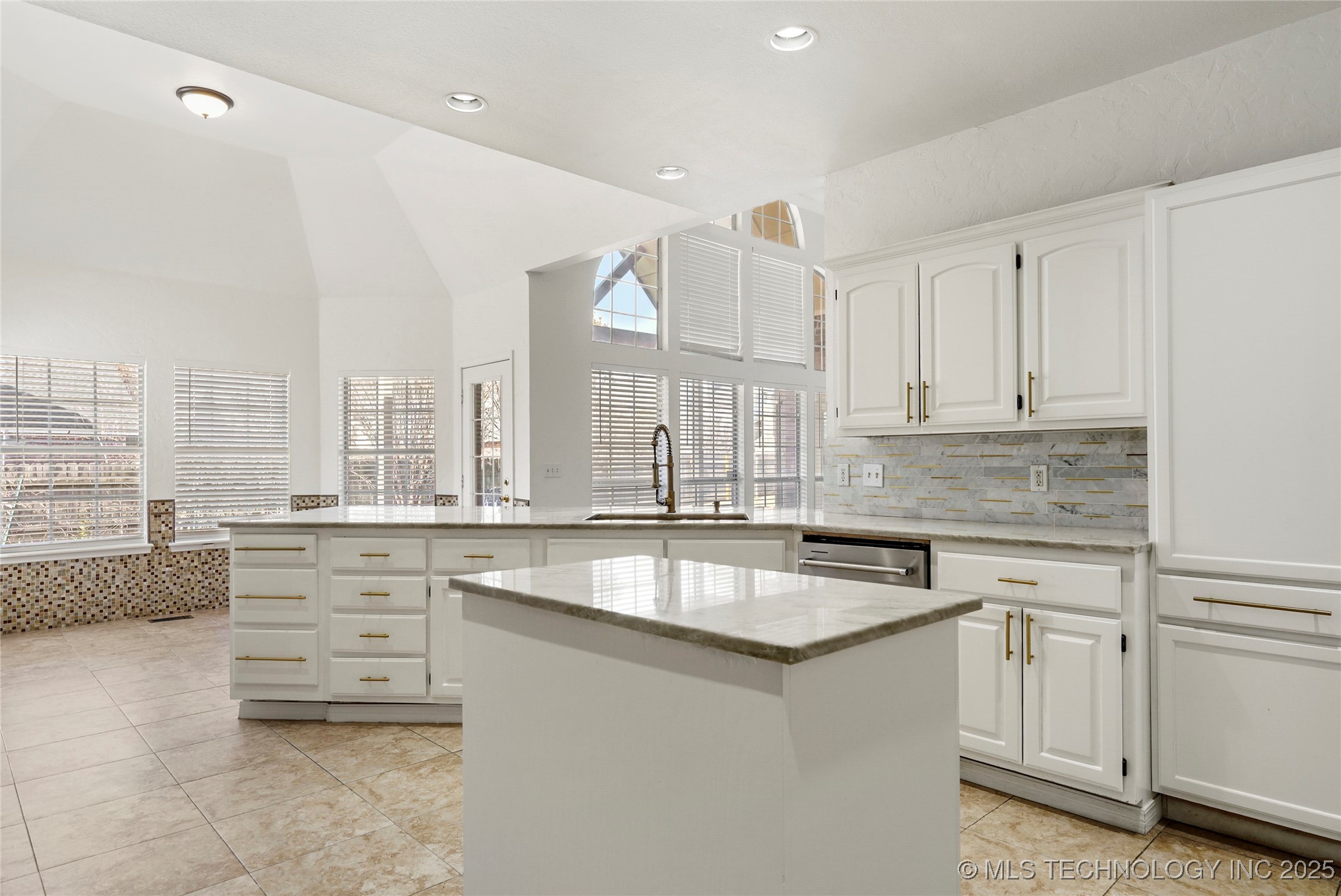 8524 S 99th East Avenue