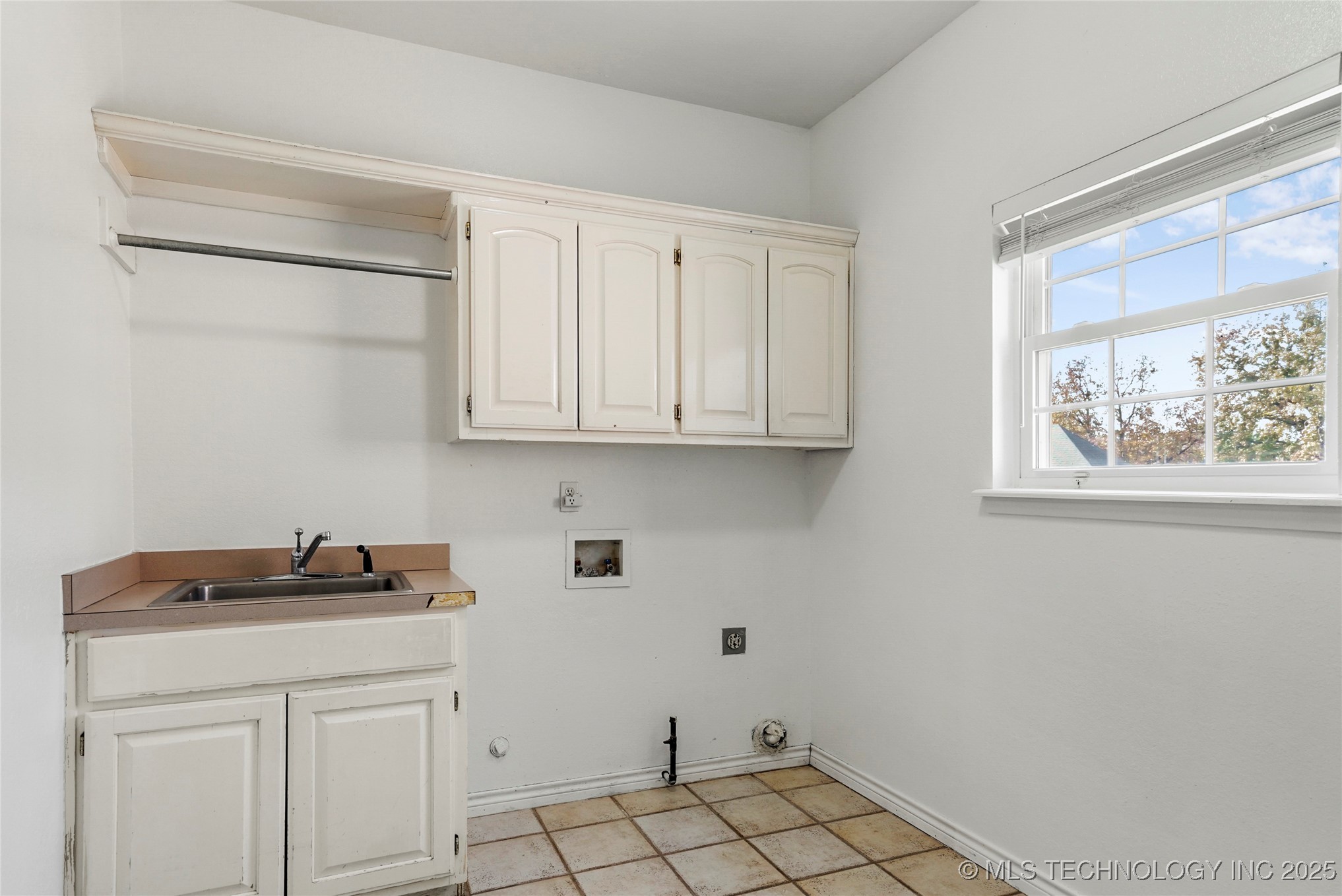 8524 S 99th East Avenue