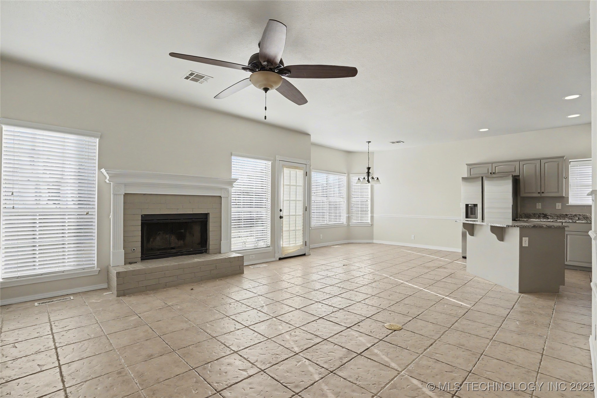 1016 S Willow Avenue