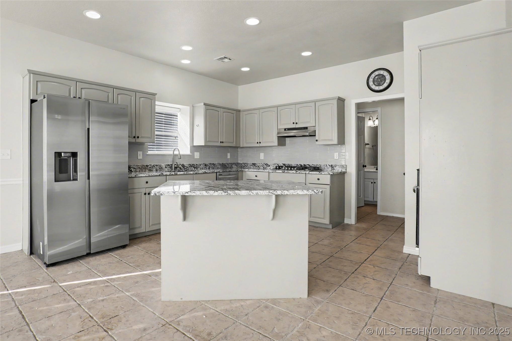 1016 S Willow Avenue