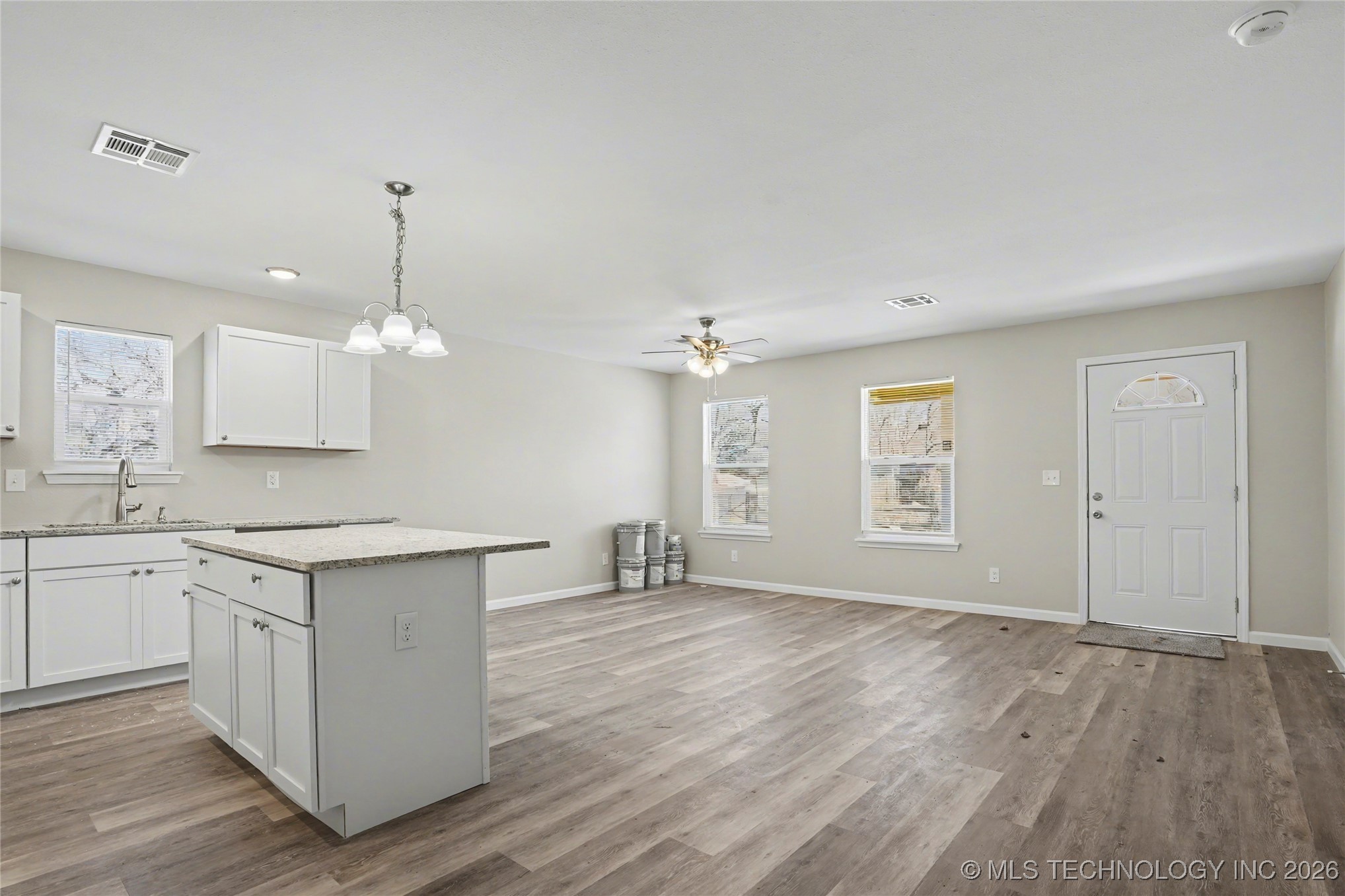 1025 N Quincy Avenue