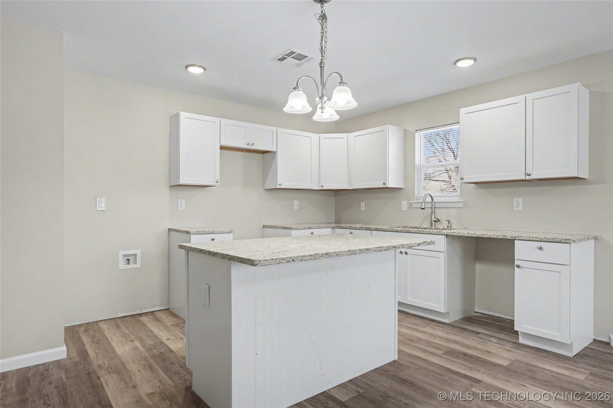 1025 N Quincy Avenue