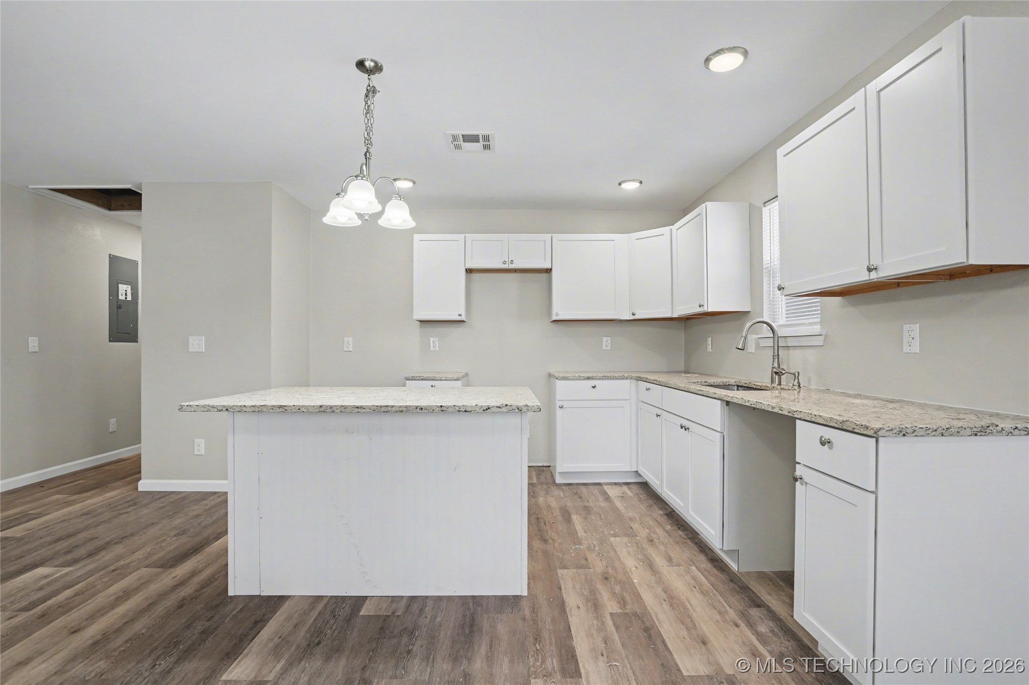 1025 N Quincy Avenue