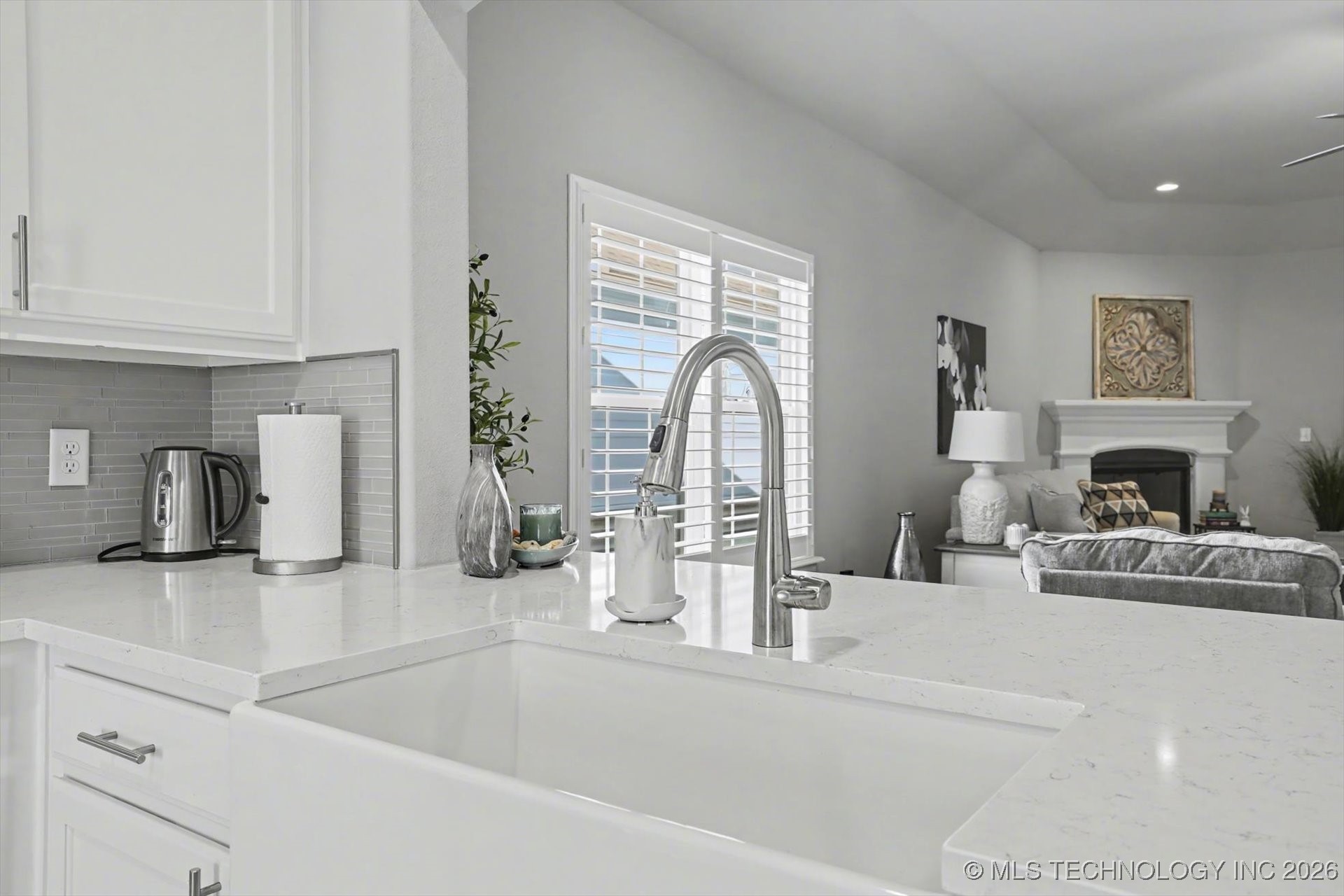 1907 W Imperial Street