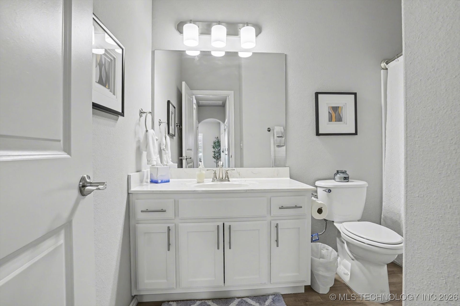 1907 W Imperial Street