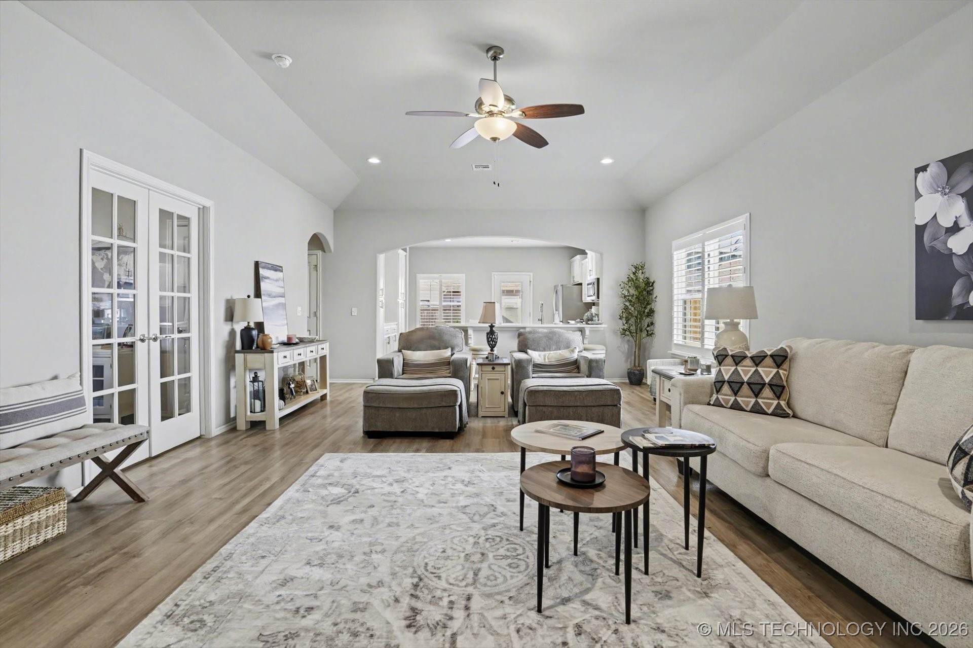 1907 W Imperial Street