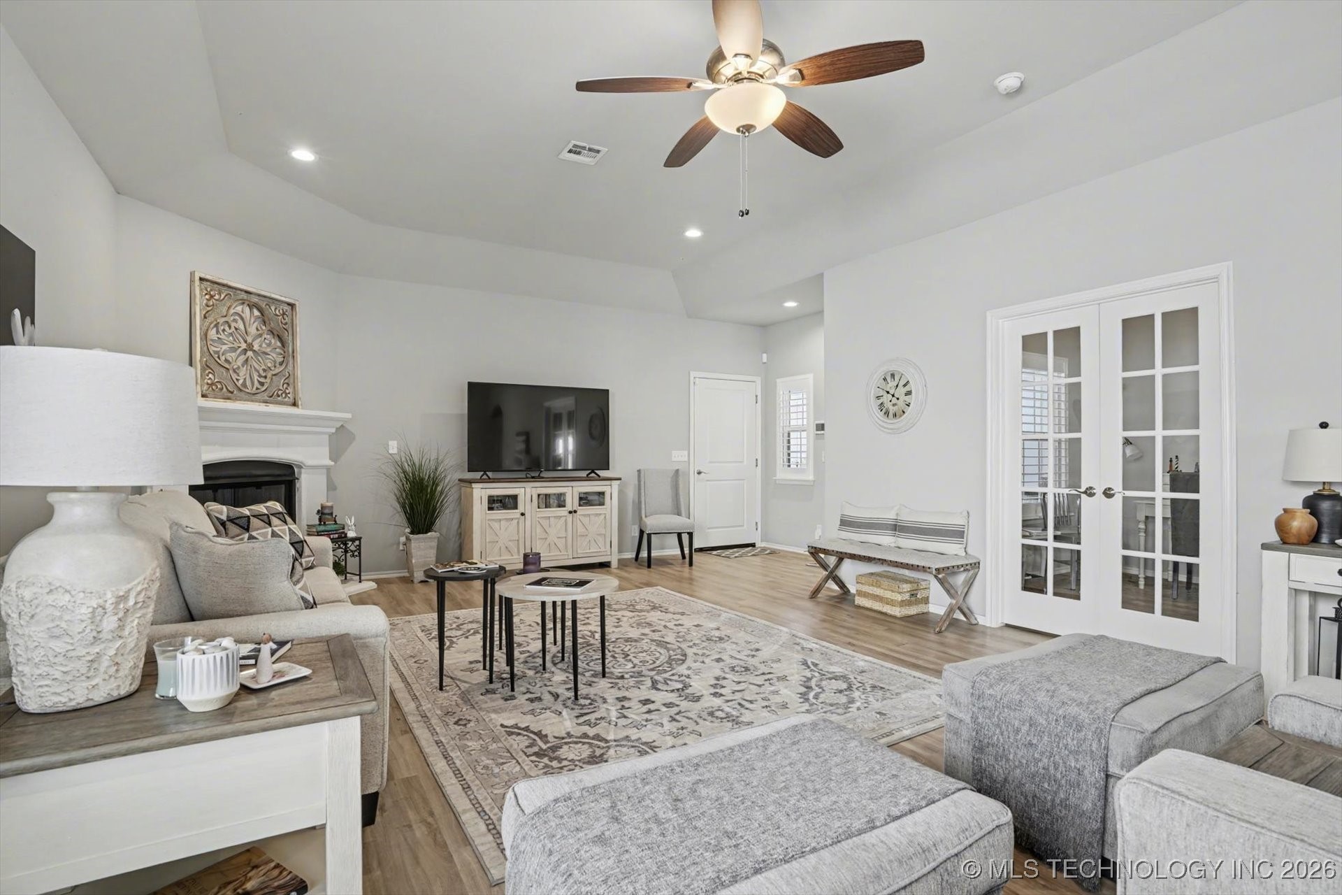 1907 W Imperial Street