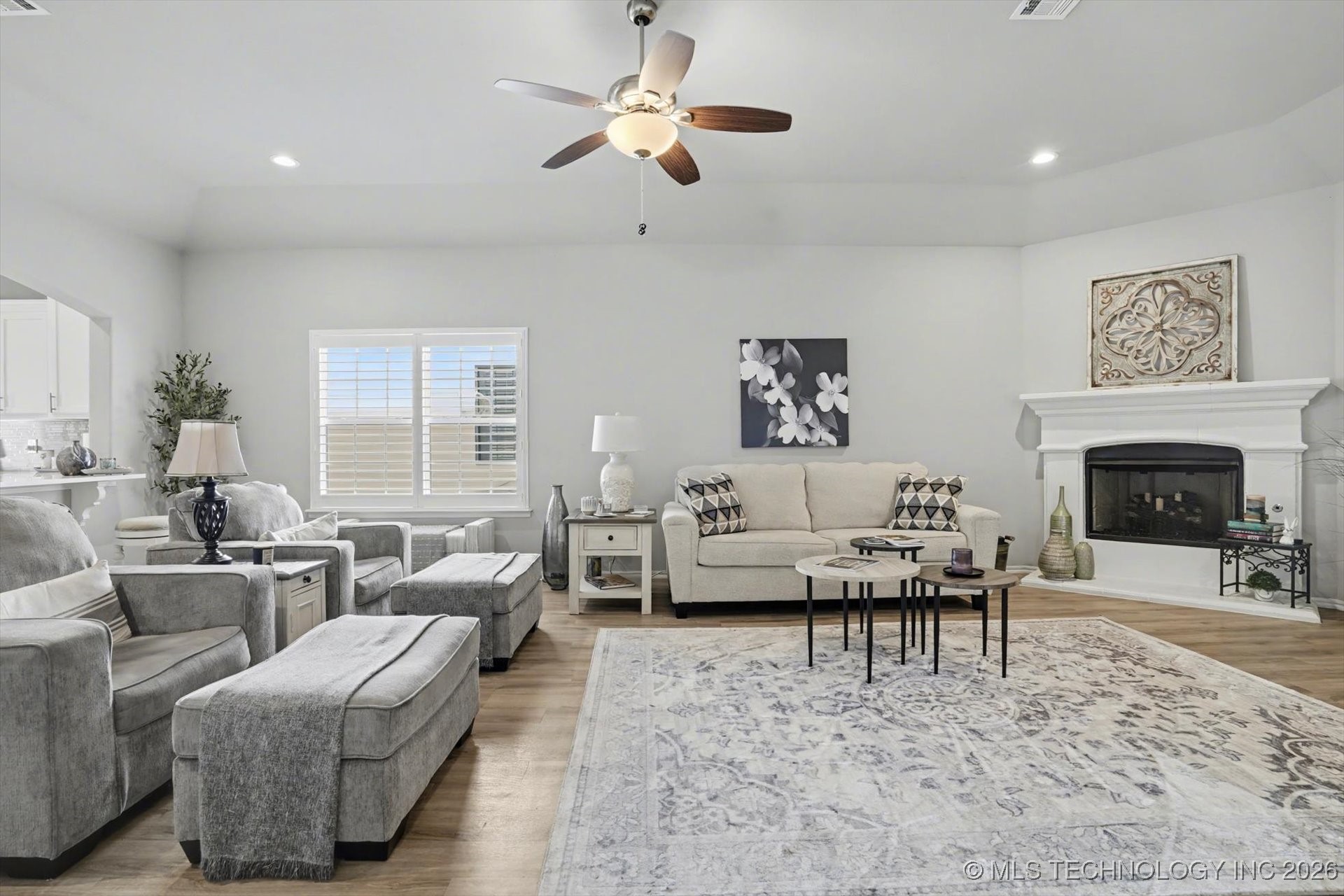 1907 W Imperial Street