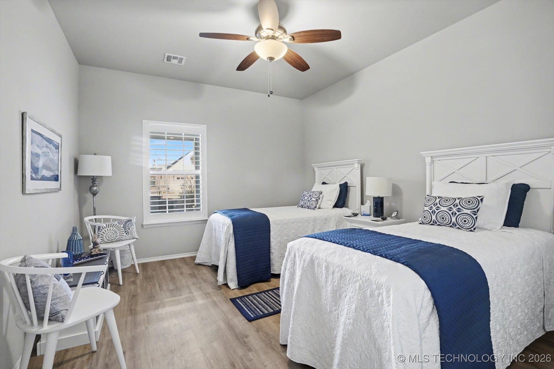 1907 W Imperial Street