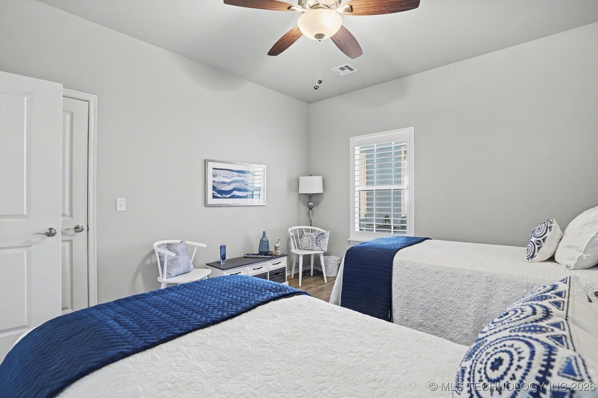 1907 W Imperial Street