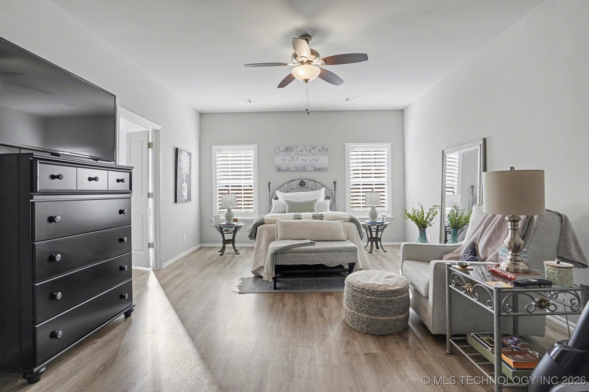 1907 W Imperial Street