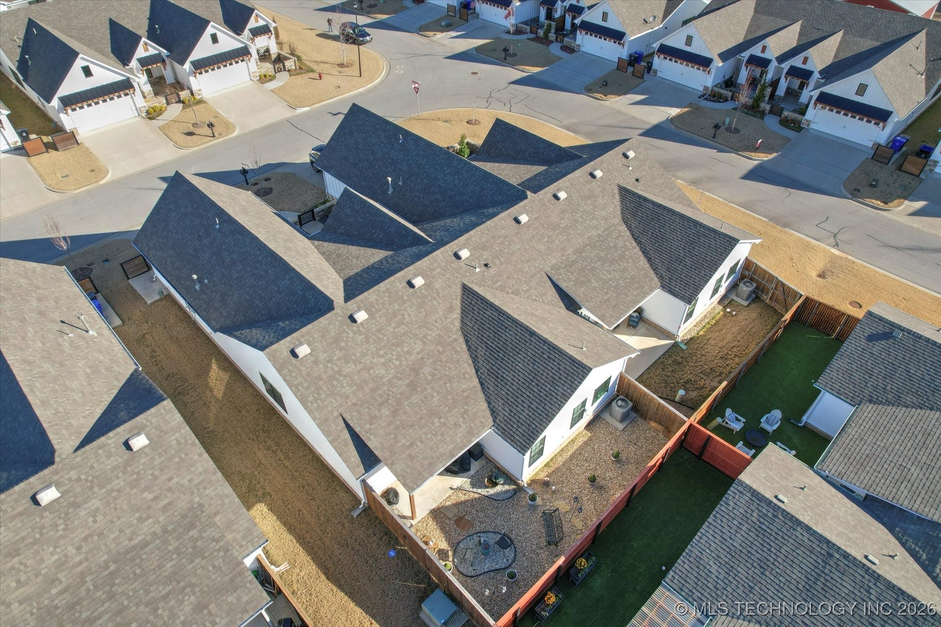 1907 W Imperial Street