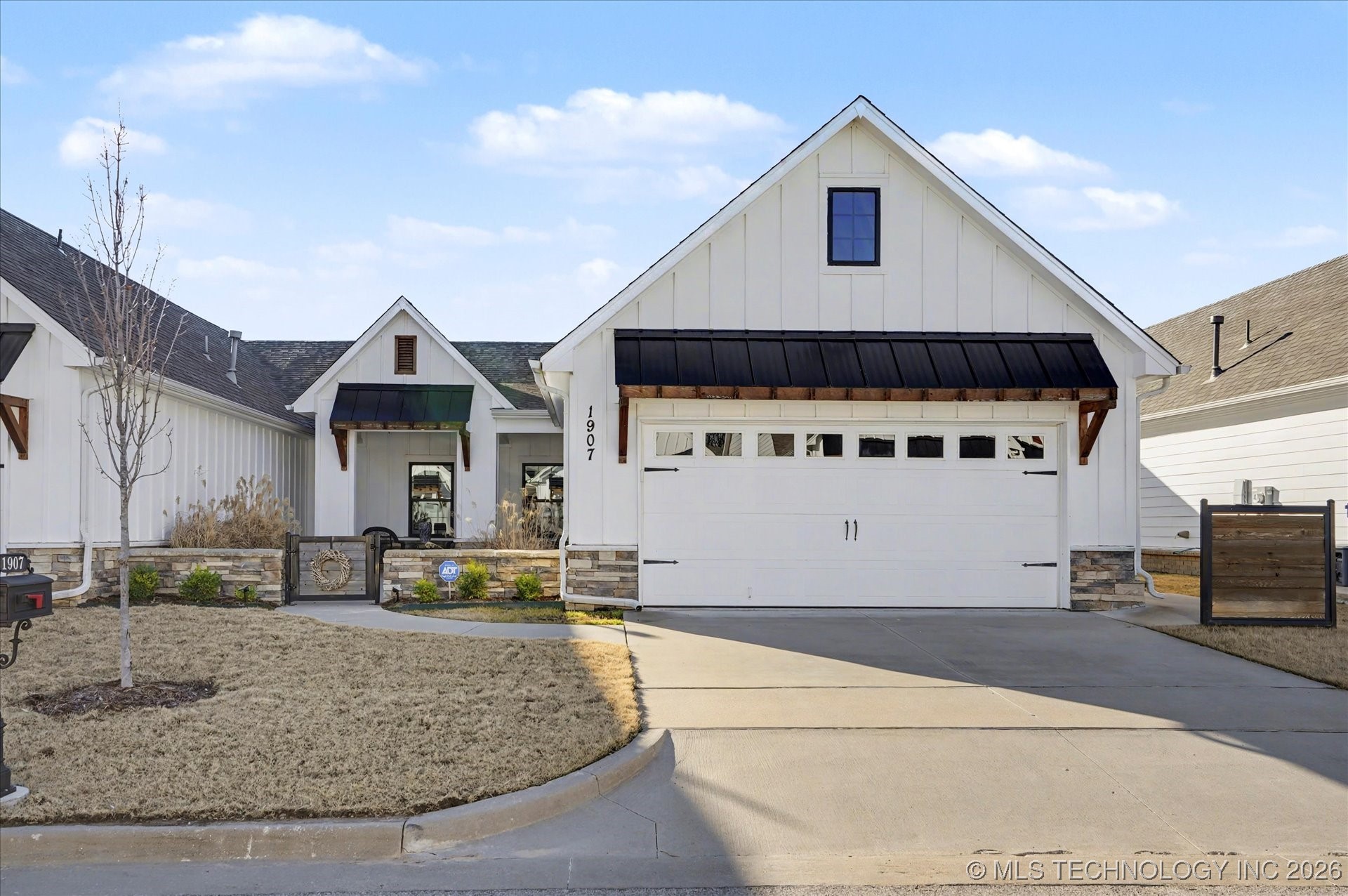 1907 W Imperial Street