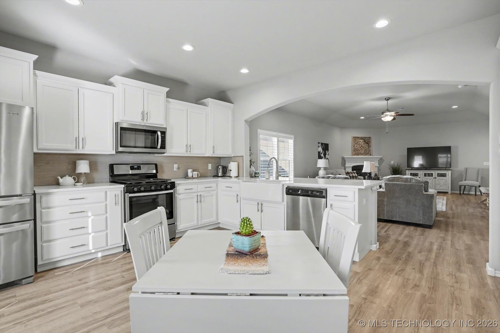 1907 W Imperial Street