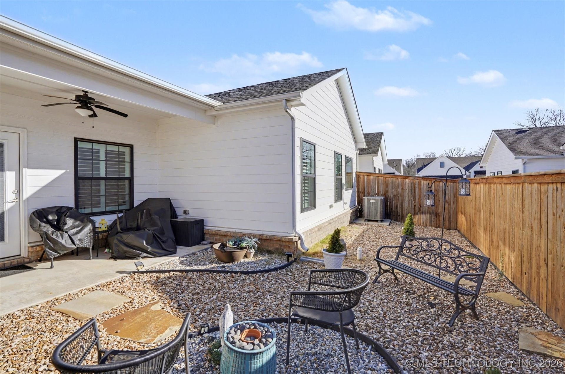 1907 W Imperial Street