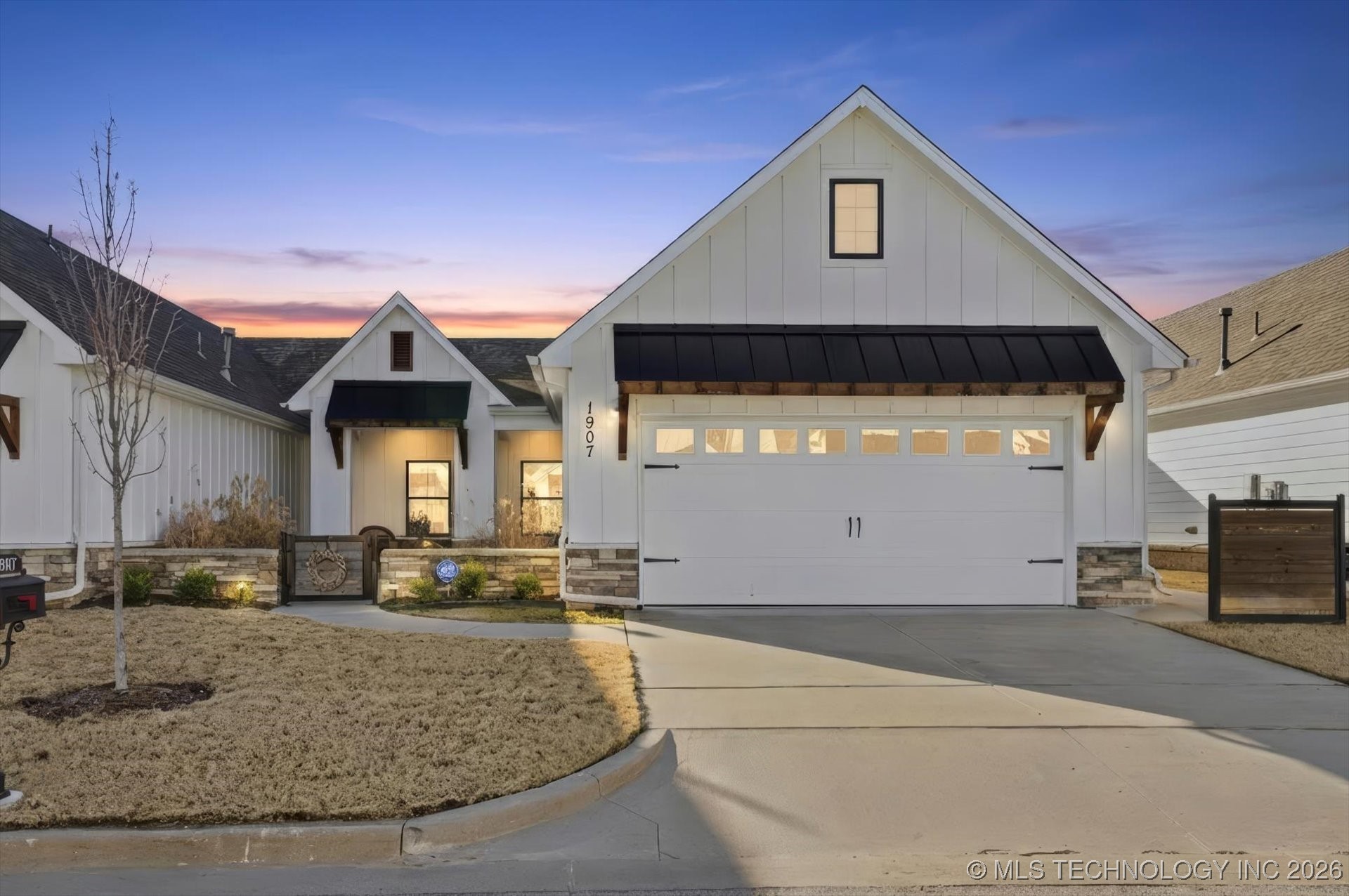 1907 W Imperial Street