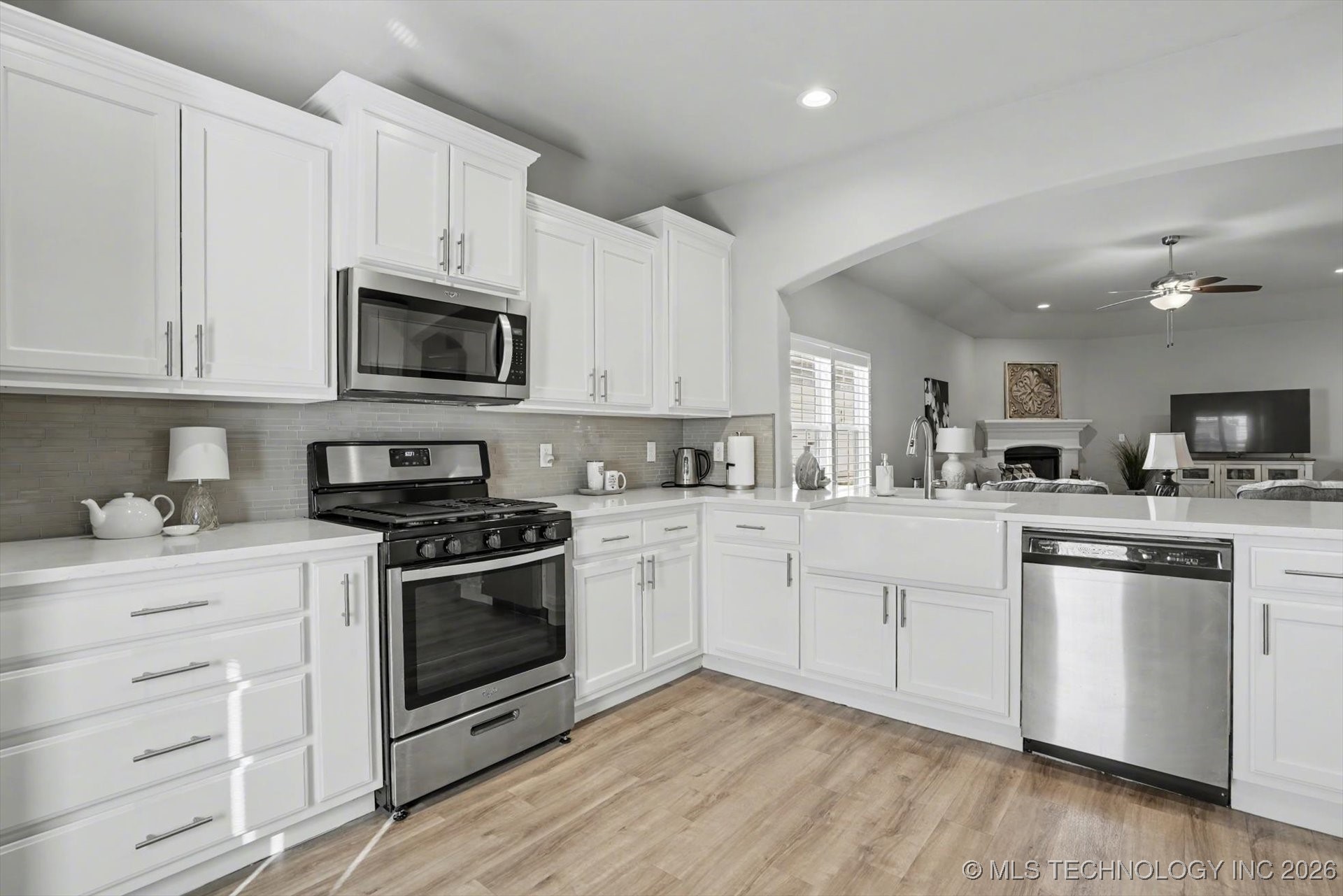 1907 W Imperial Street