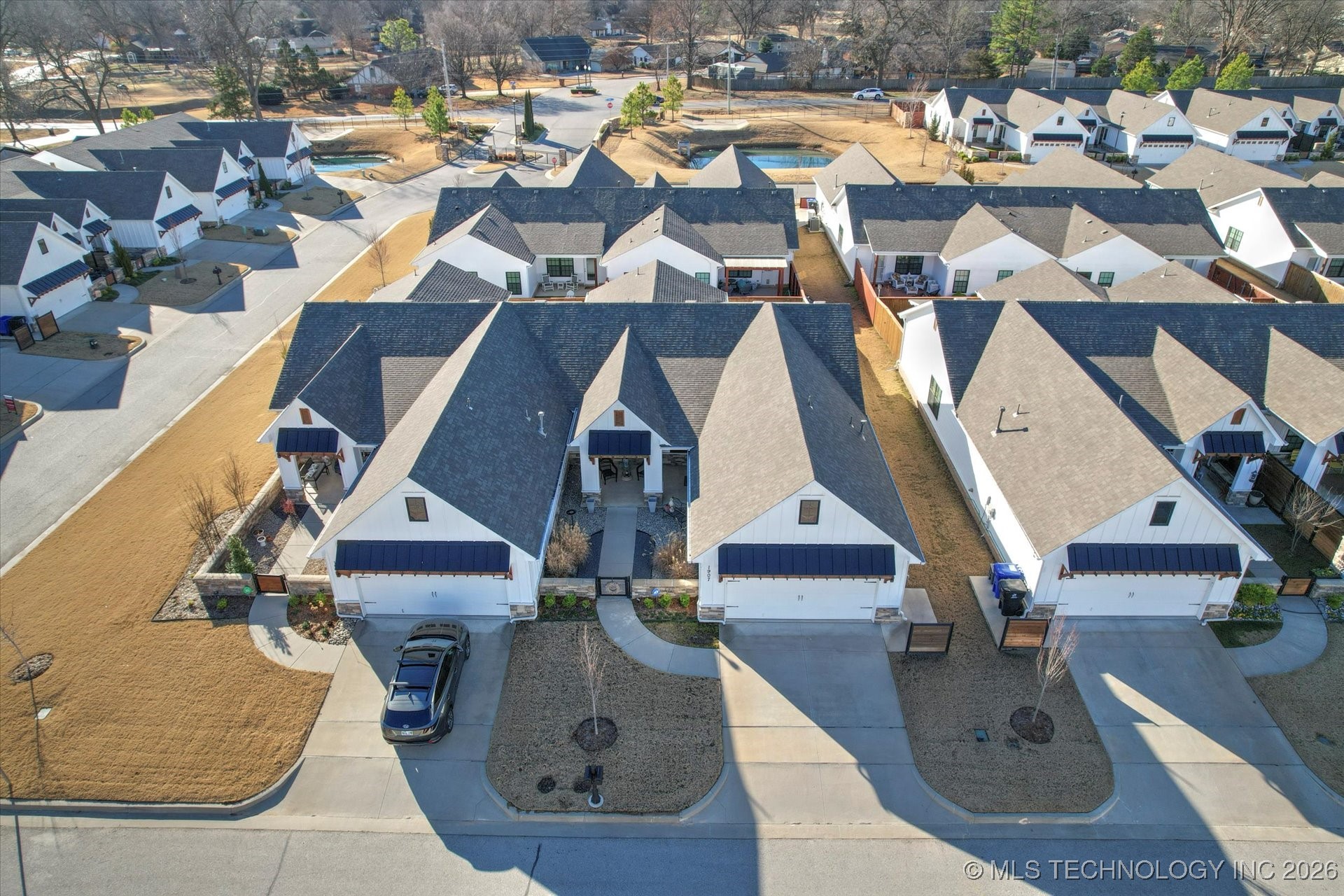 1907 W Imperial Street