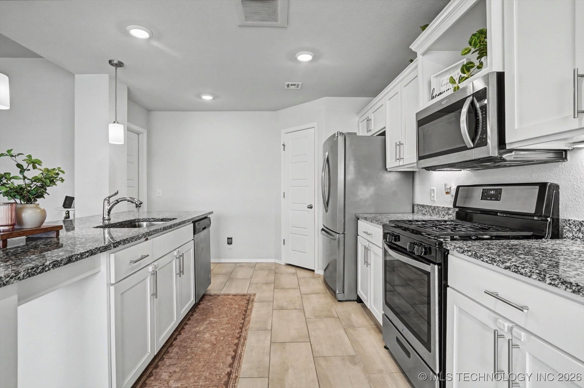 3131 W Yuma Court S