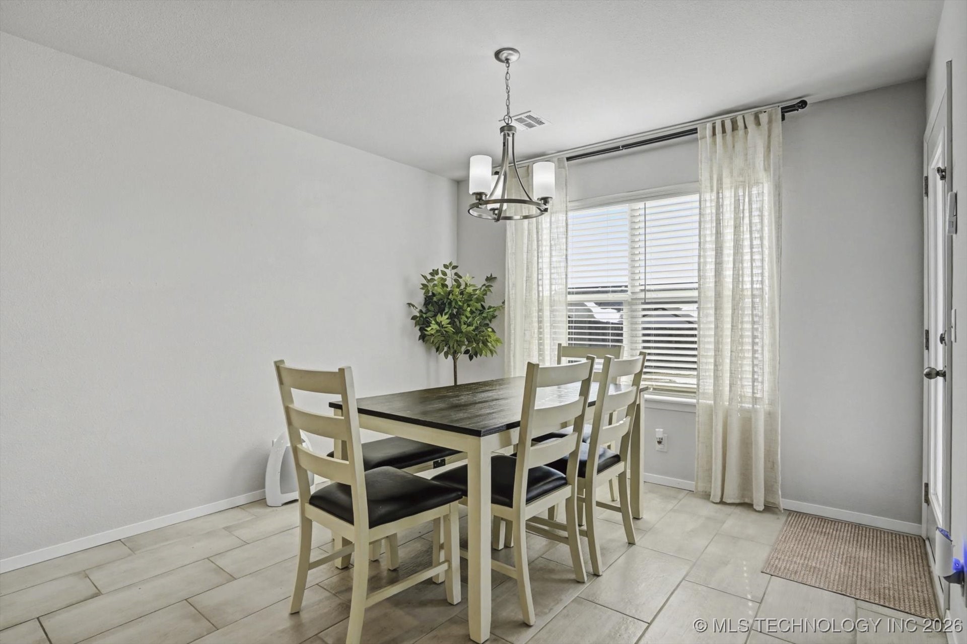 3131 W Yuma Court S
