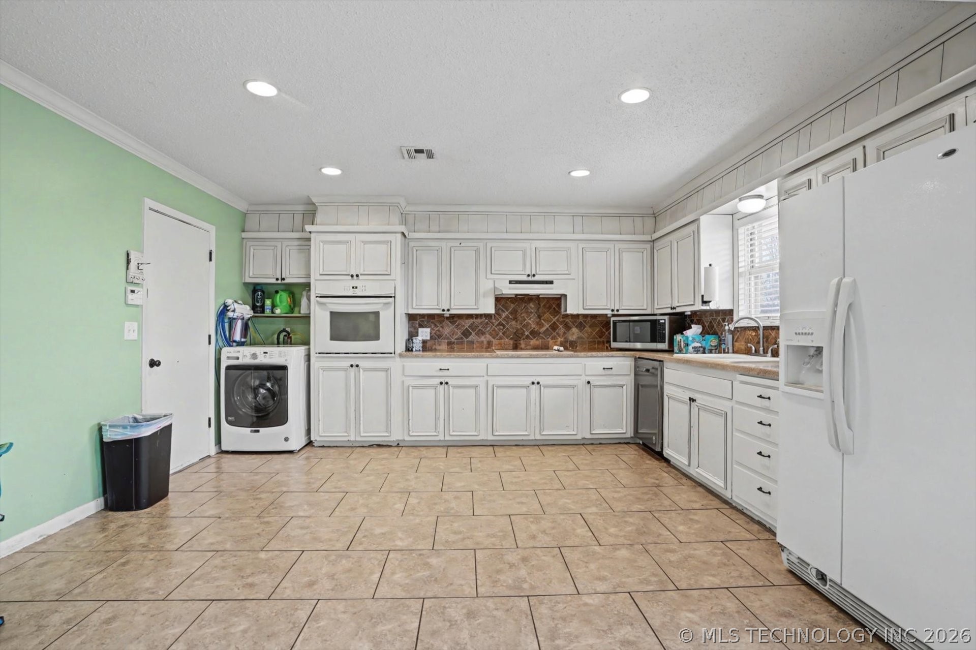 3811 S 88th East Place