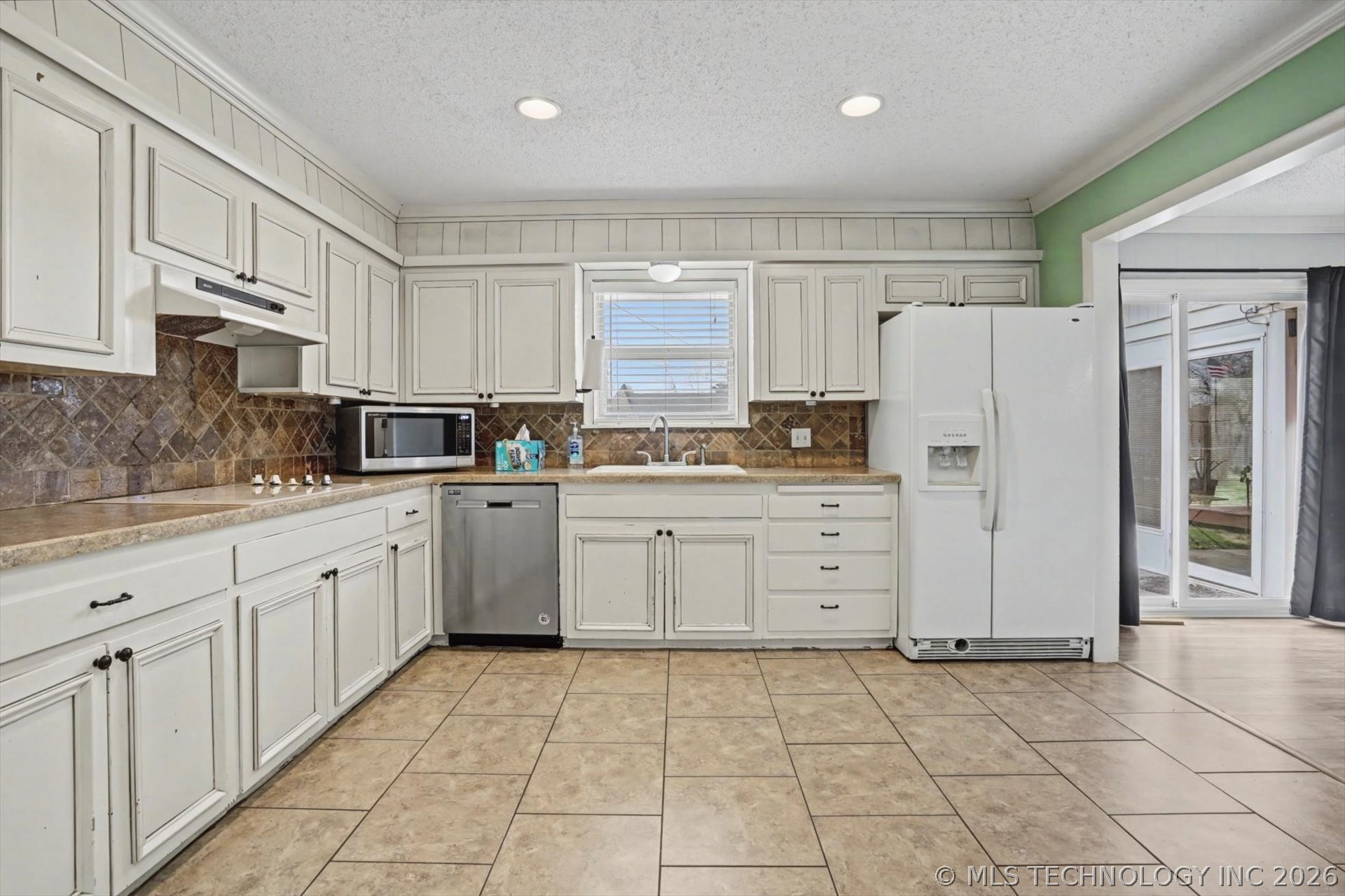 3811 S 88th East Place