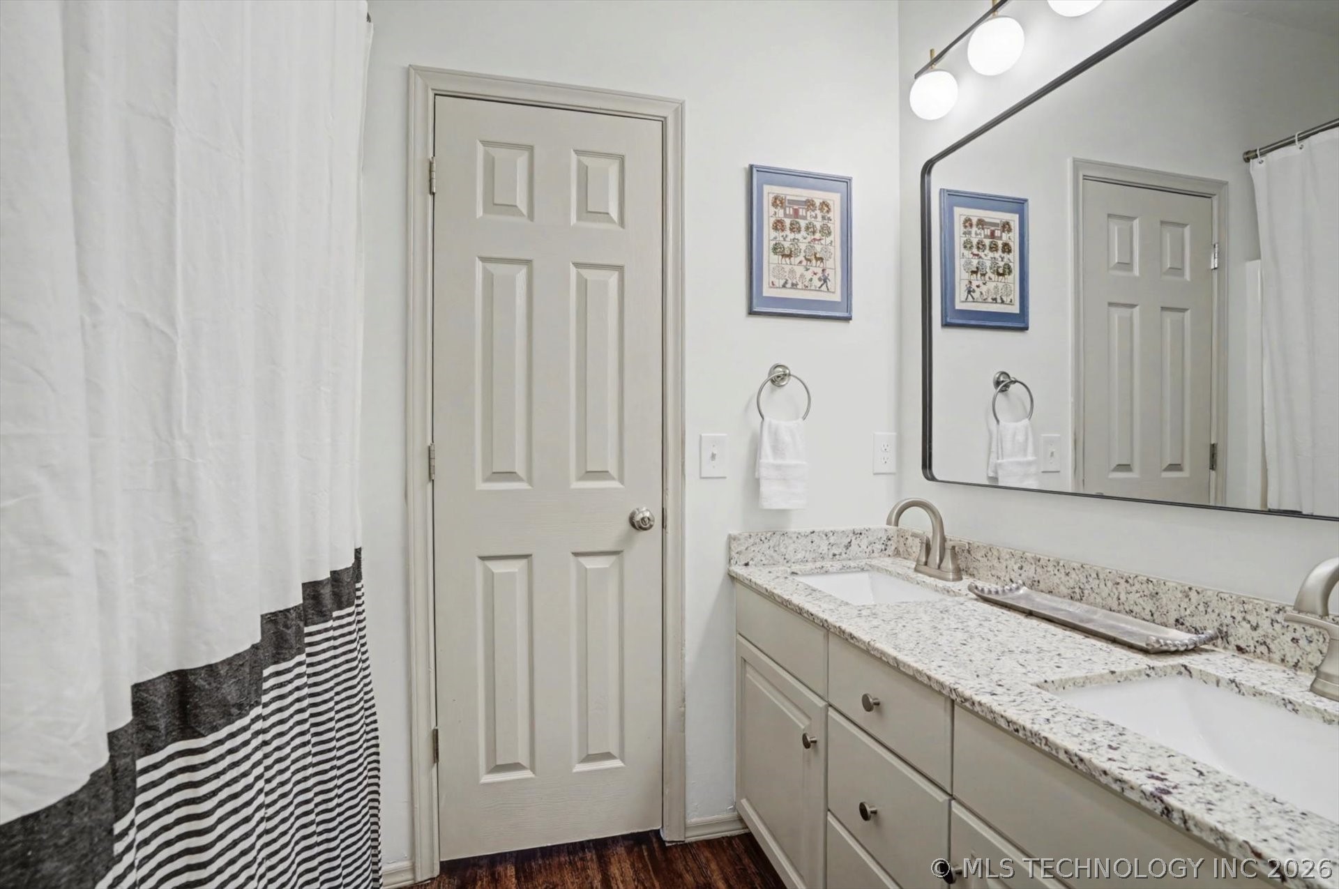 2934 E 101st Place